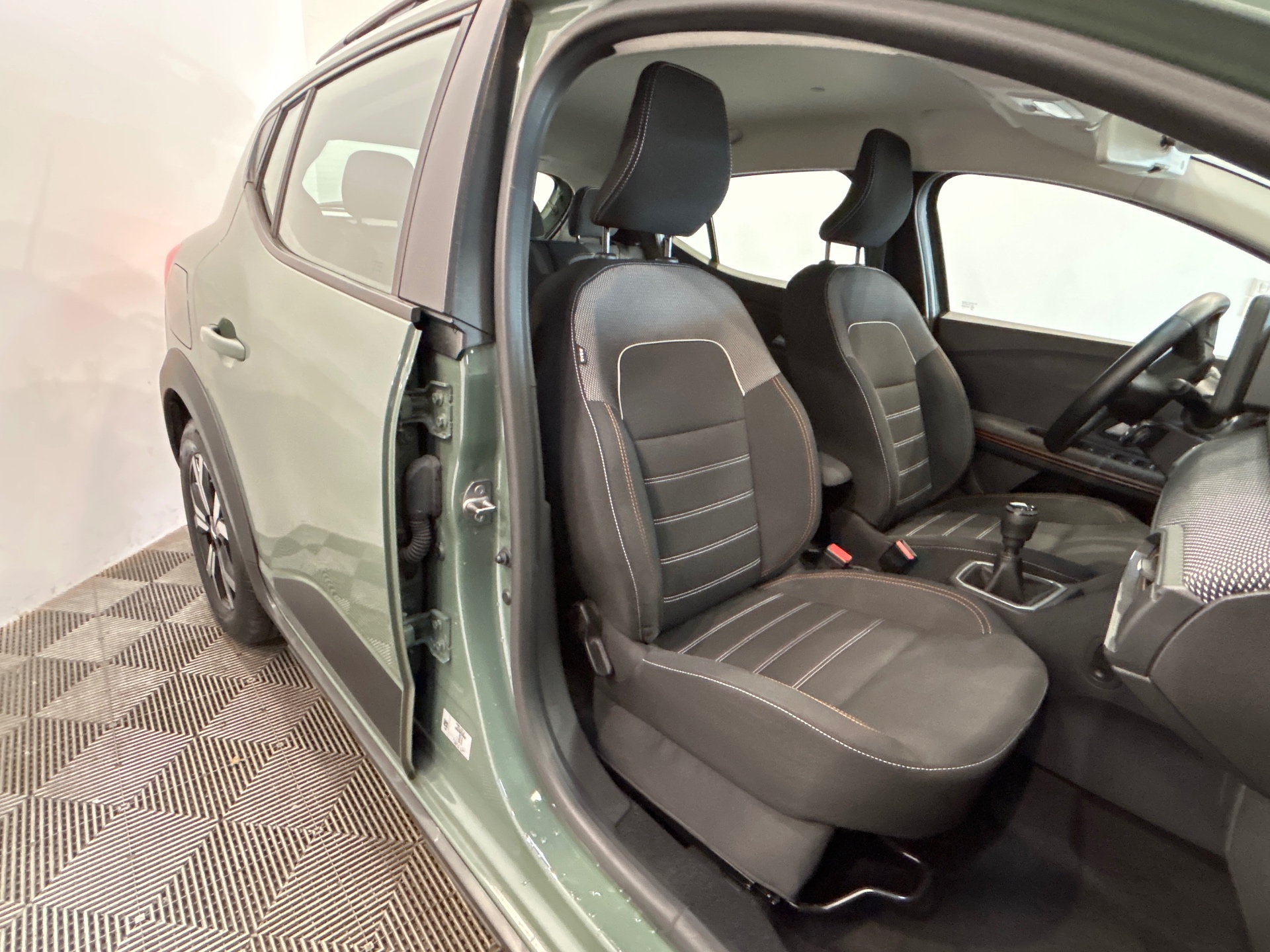 DACIA SANDERO ECO-G 100 Stepway Expression +