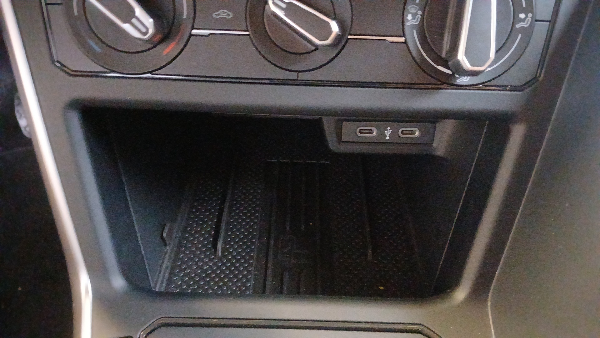 VOLKSWAGEN POLO VW Edition 1.0 TSI 95