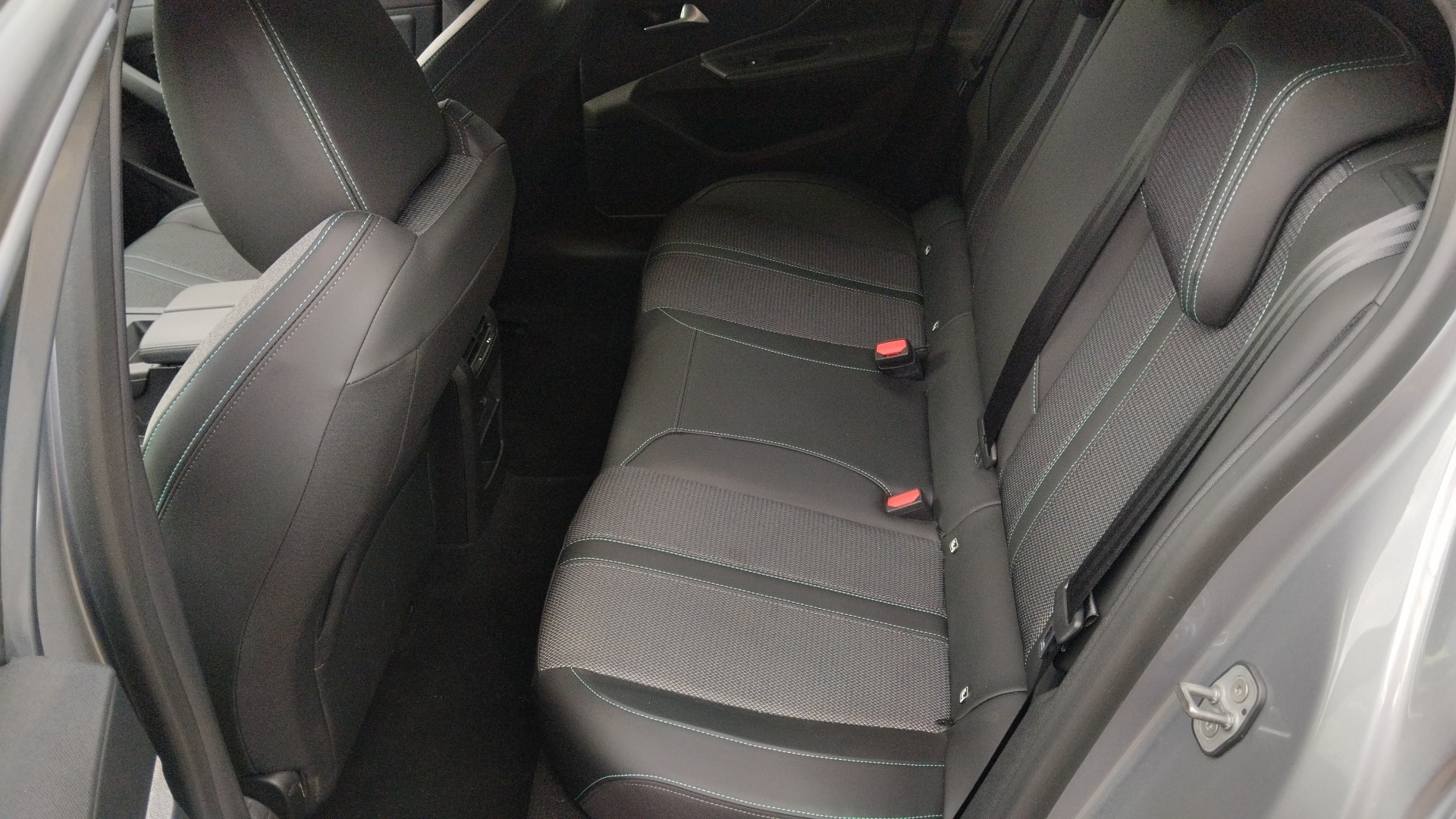 PEUGEOT 308 Allure Hybrid 145 ch e-DCS6