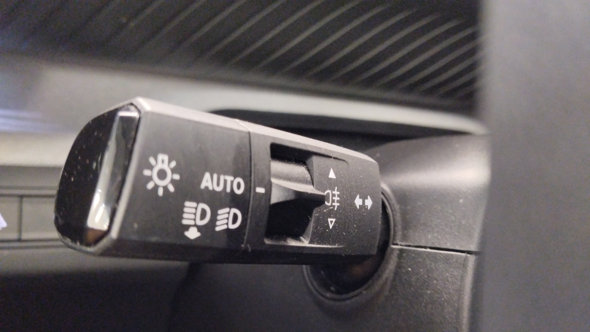 CITROEN C3 AIRCROSS Hybride 145 E-dcs6 PLUS