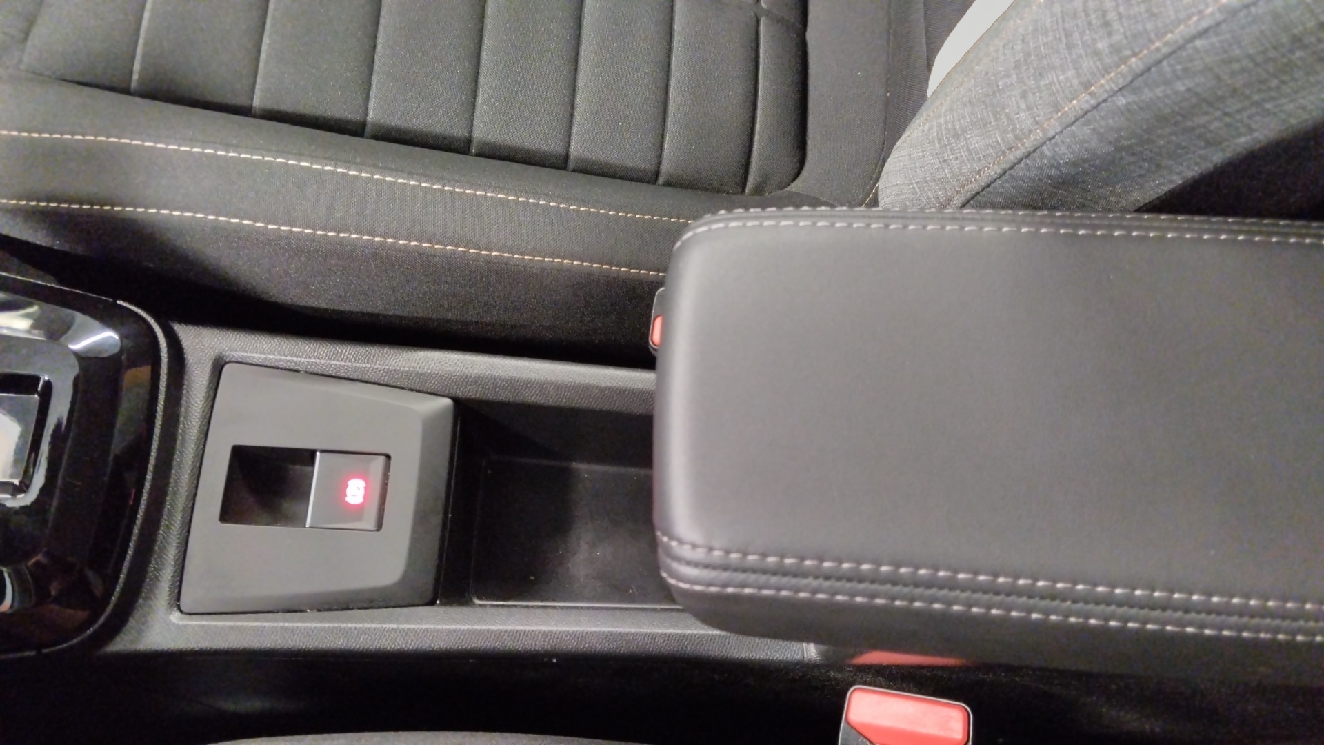 CITROEN C3 AIRCROSS Hybride 145 E-dcs6 PLUS