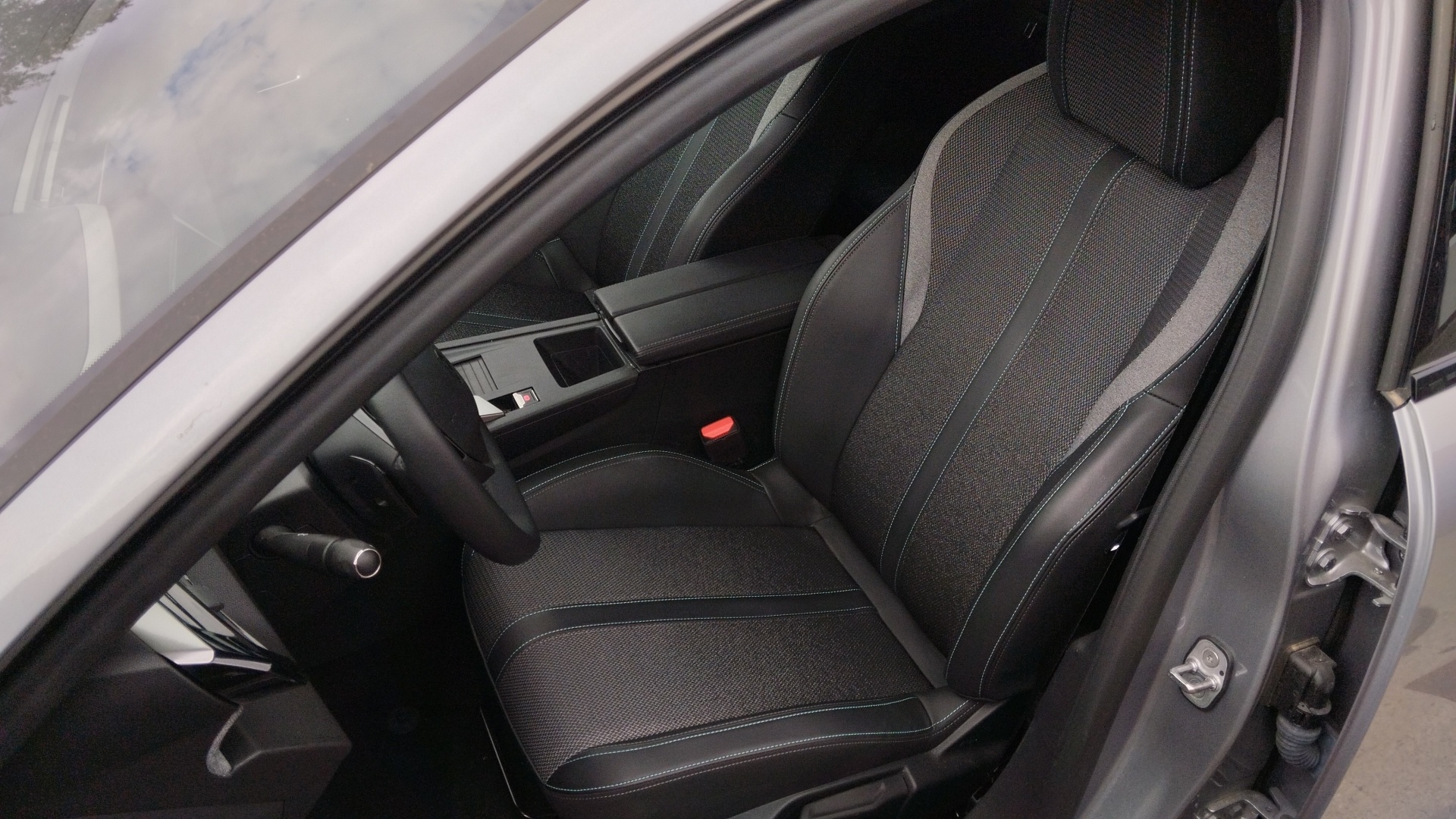 PEUGEOT 308 Allure Hybrid 145 ch e-DCS6