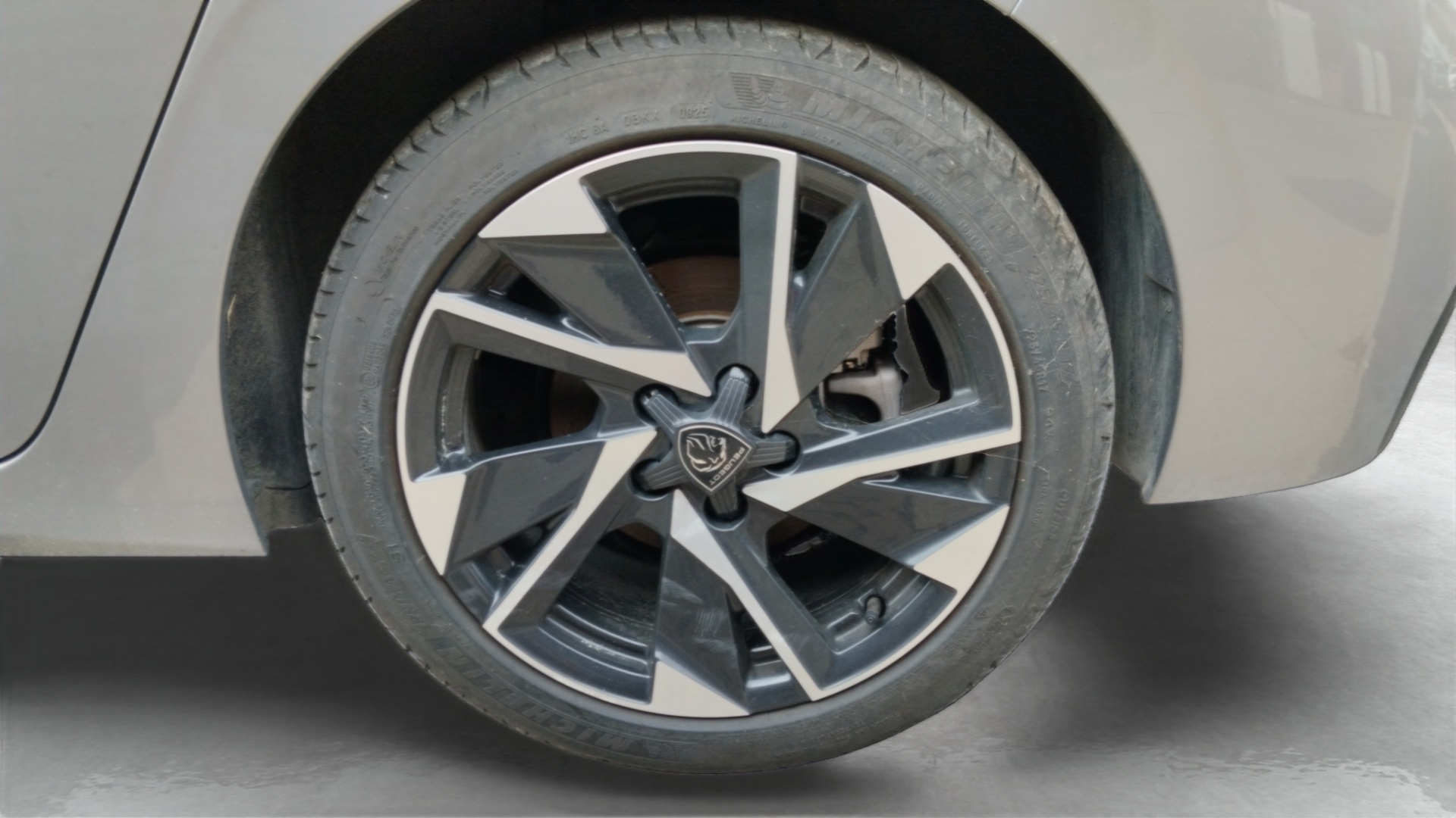PEUGEOT 308 Allure Hybrid 145 ch e-DCS6