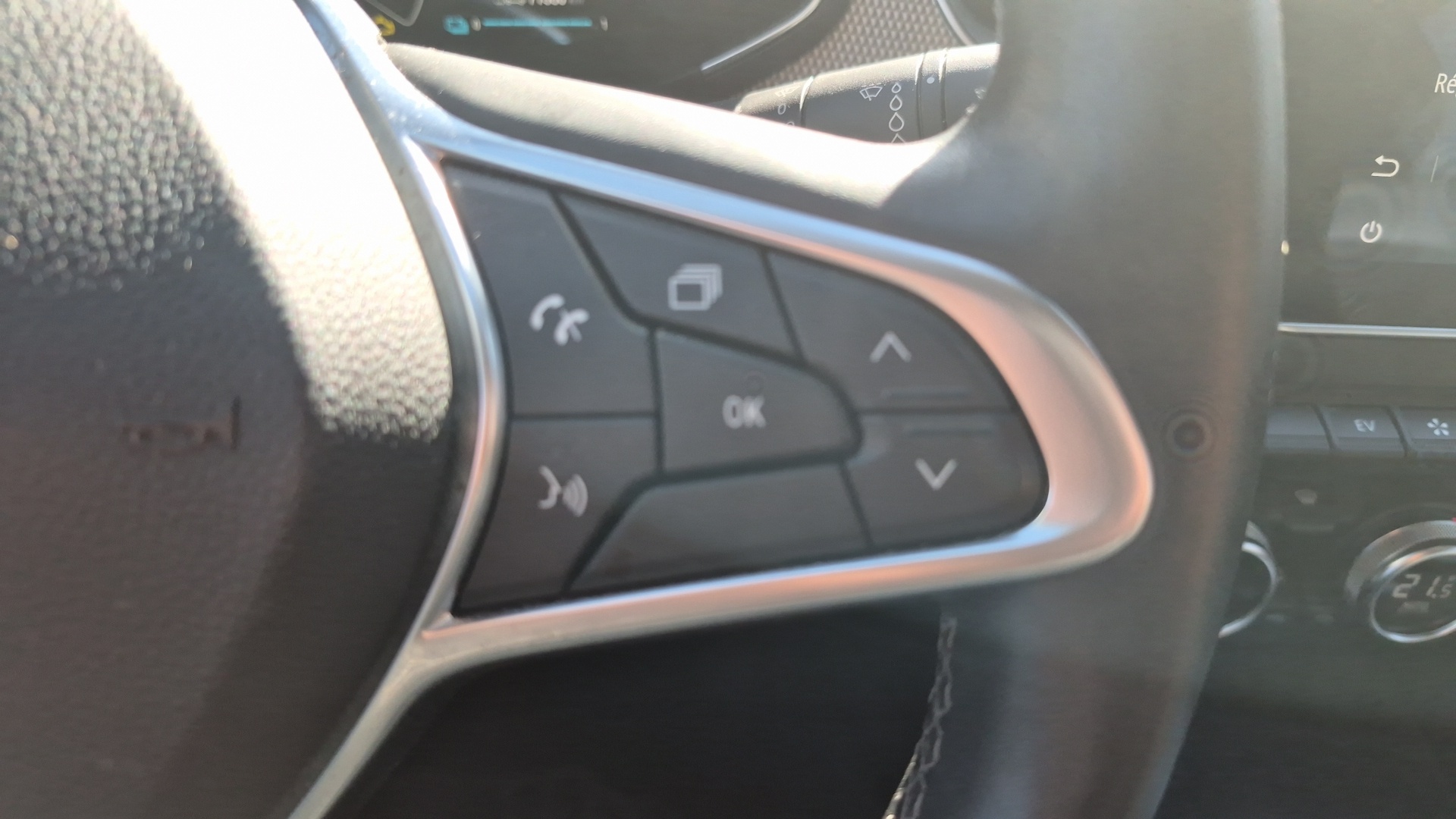 RENAULT ARKANA E-Tech hybride 145 - 22 Techno