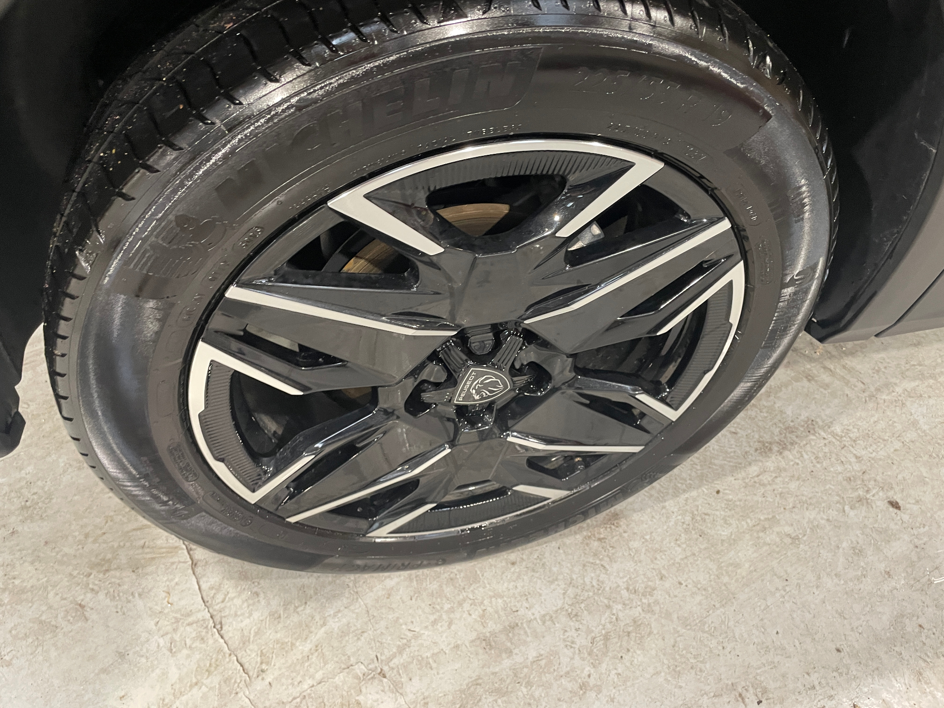 PEUGEOT 3008 Hybrid 145 e-DCS6 Allure - 5P — expertise