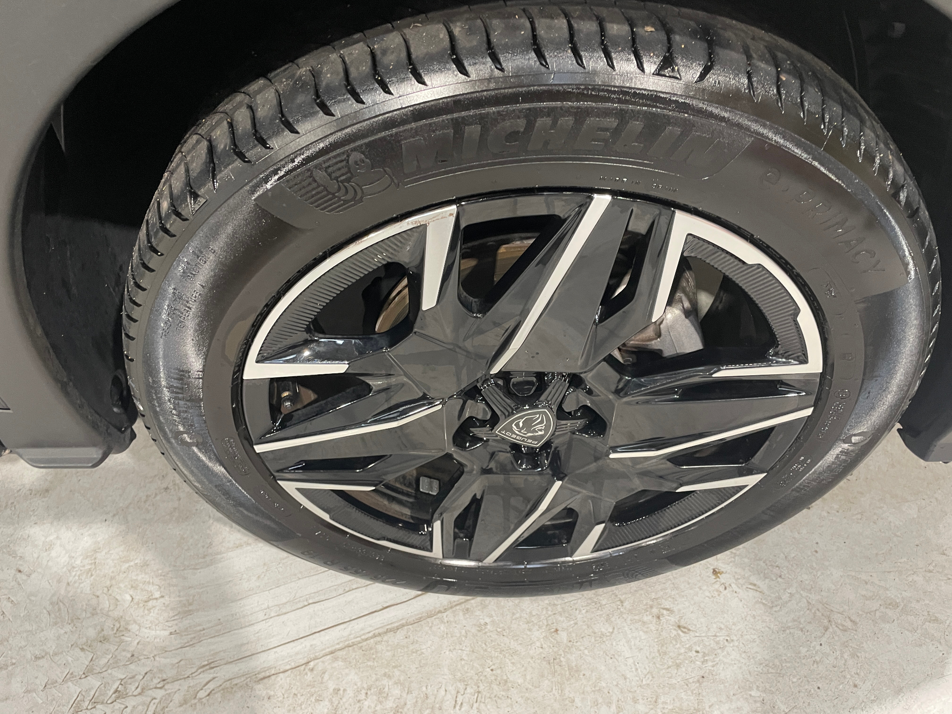 PEUGEOT 3008 Hybrid 145 e-DCS6 Allure - 5P — expertise