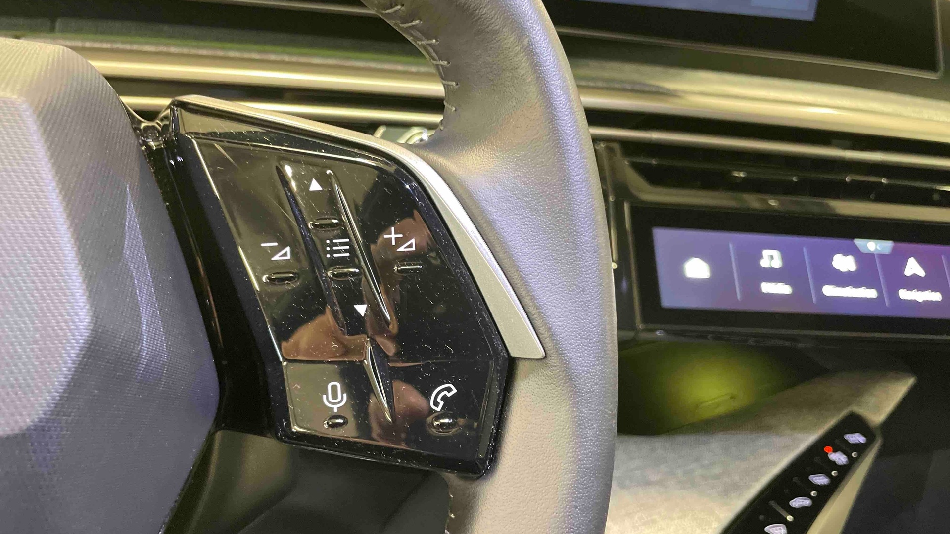 PEUGEOT 3008 Hybrid 145 e-DCS6 Allure