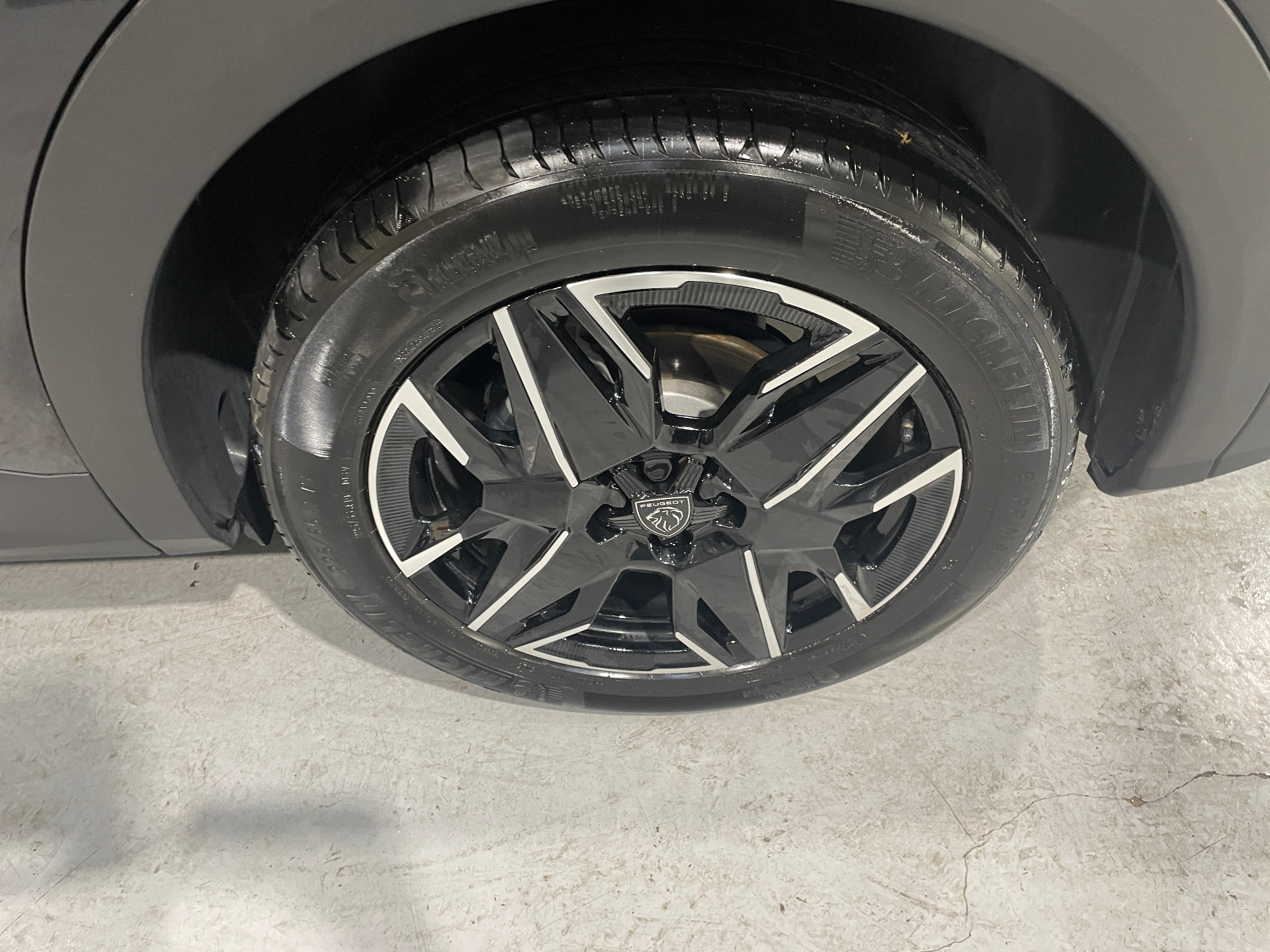 PEUGEOT 3008 Hybrid 145 e-DCS6 Allure - 5P — expertise
