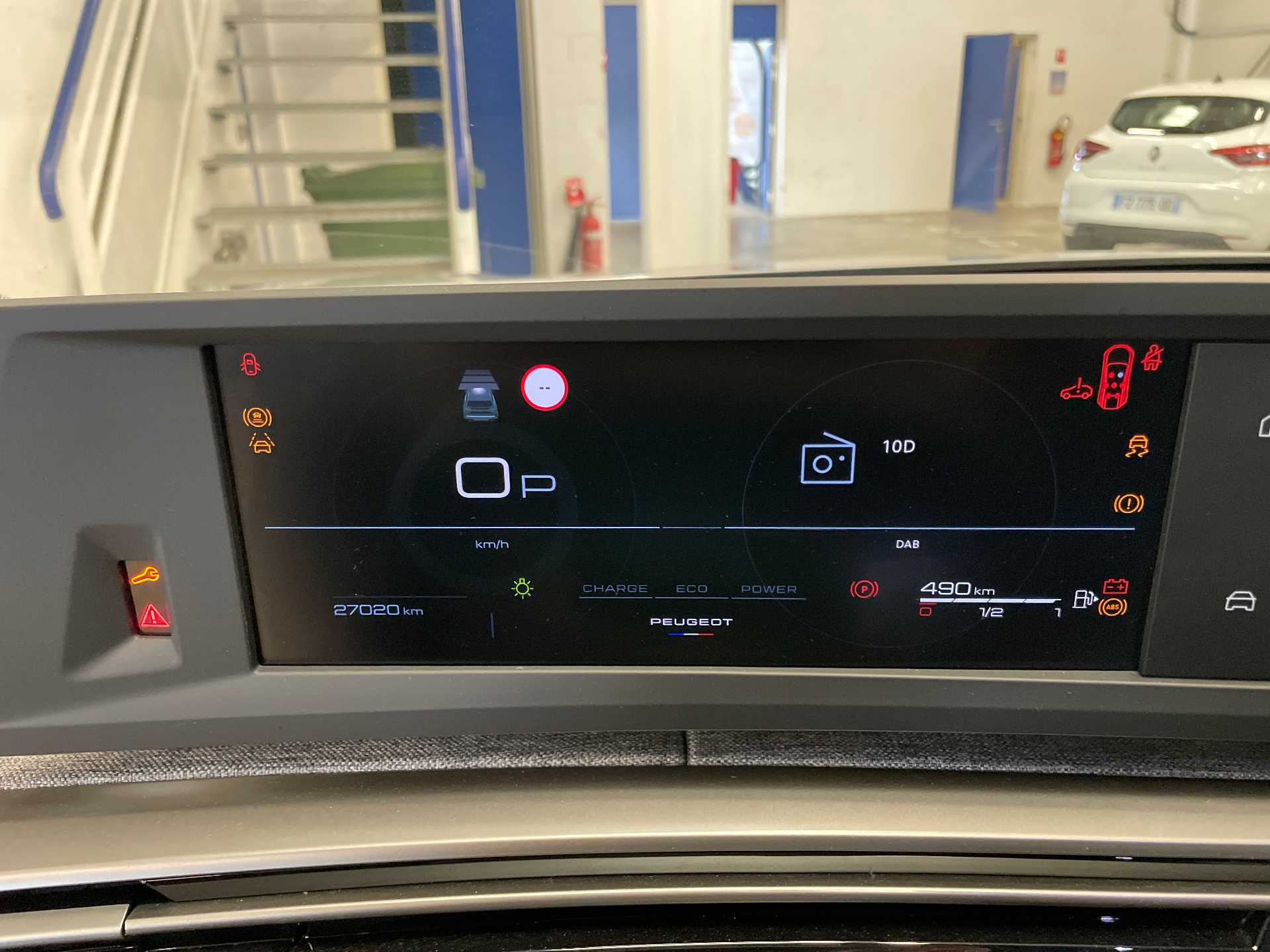 PEUGEOT 5008 Hybrid 145 ch e-DCS6 Allure — expertise