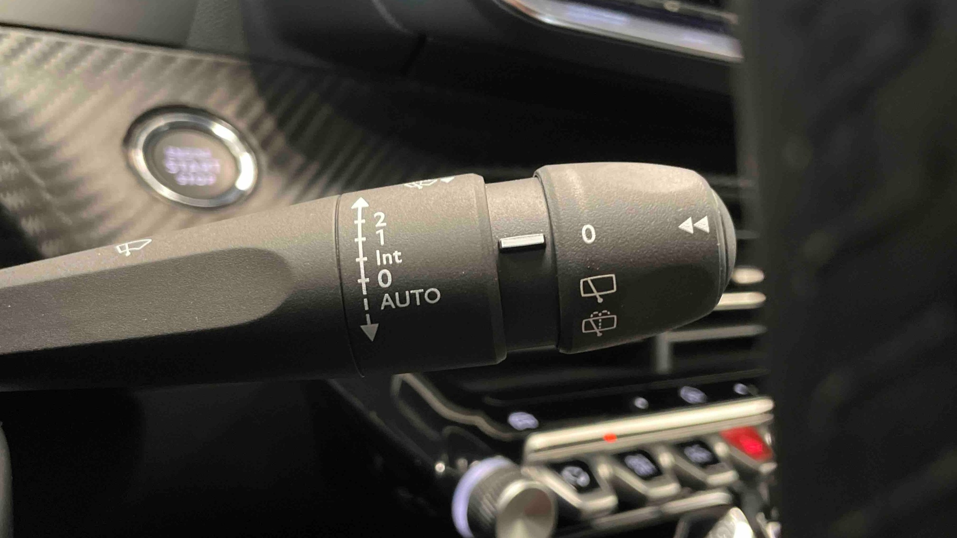 PEUGEOT 2008 Hybrid 145 ch e-DCS6 Allure