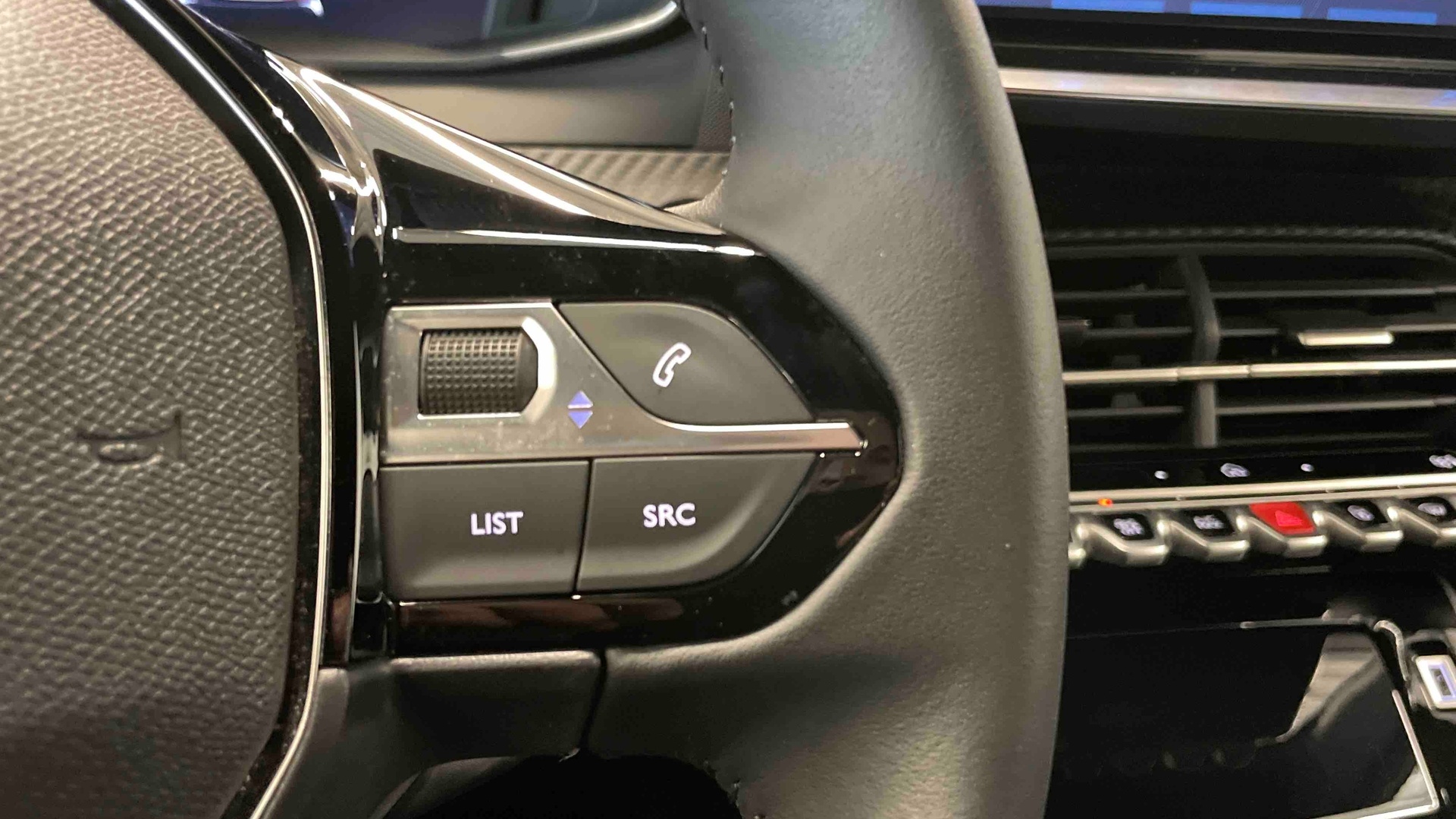 PEUGEOT 2008 Hybrid 145 ch e-DCS6 Allure