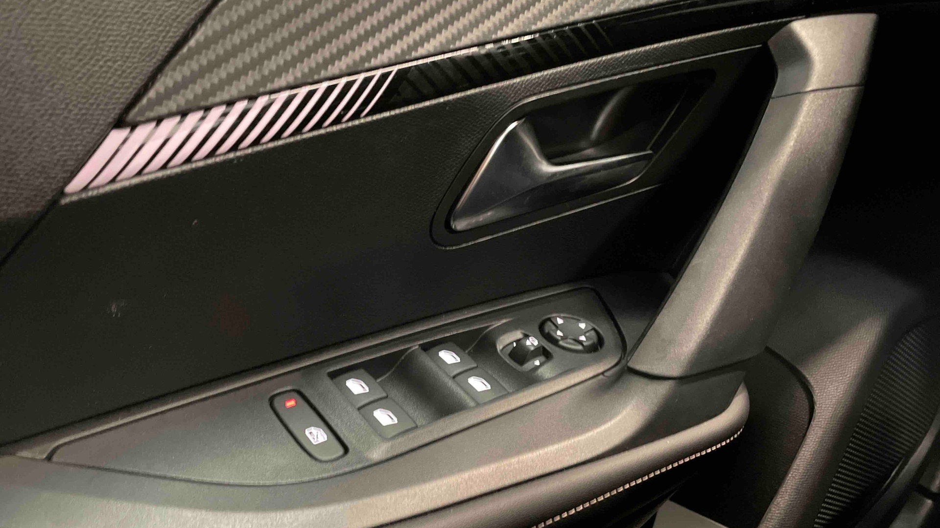 PEUGEOT 2008 Hybrid 145 ch e-DCS6 Allure