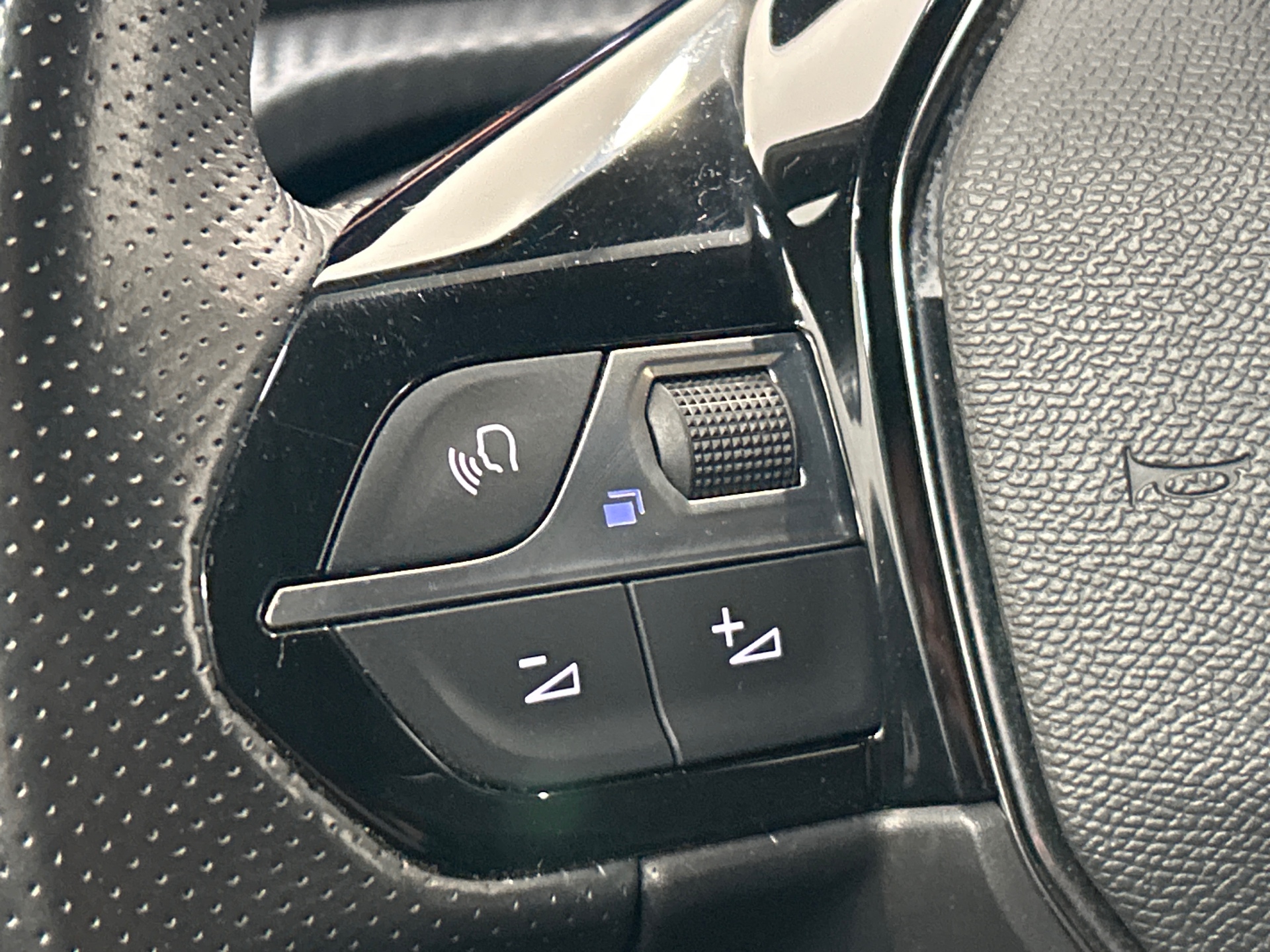 PEUGEOT 208 GT PURETECH 100 S&S BVM6