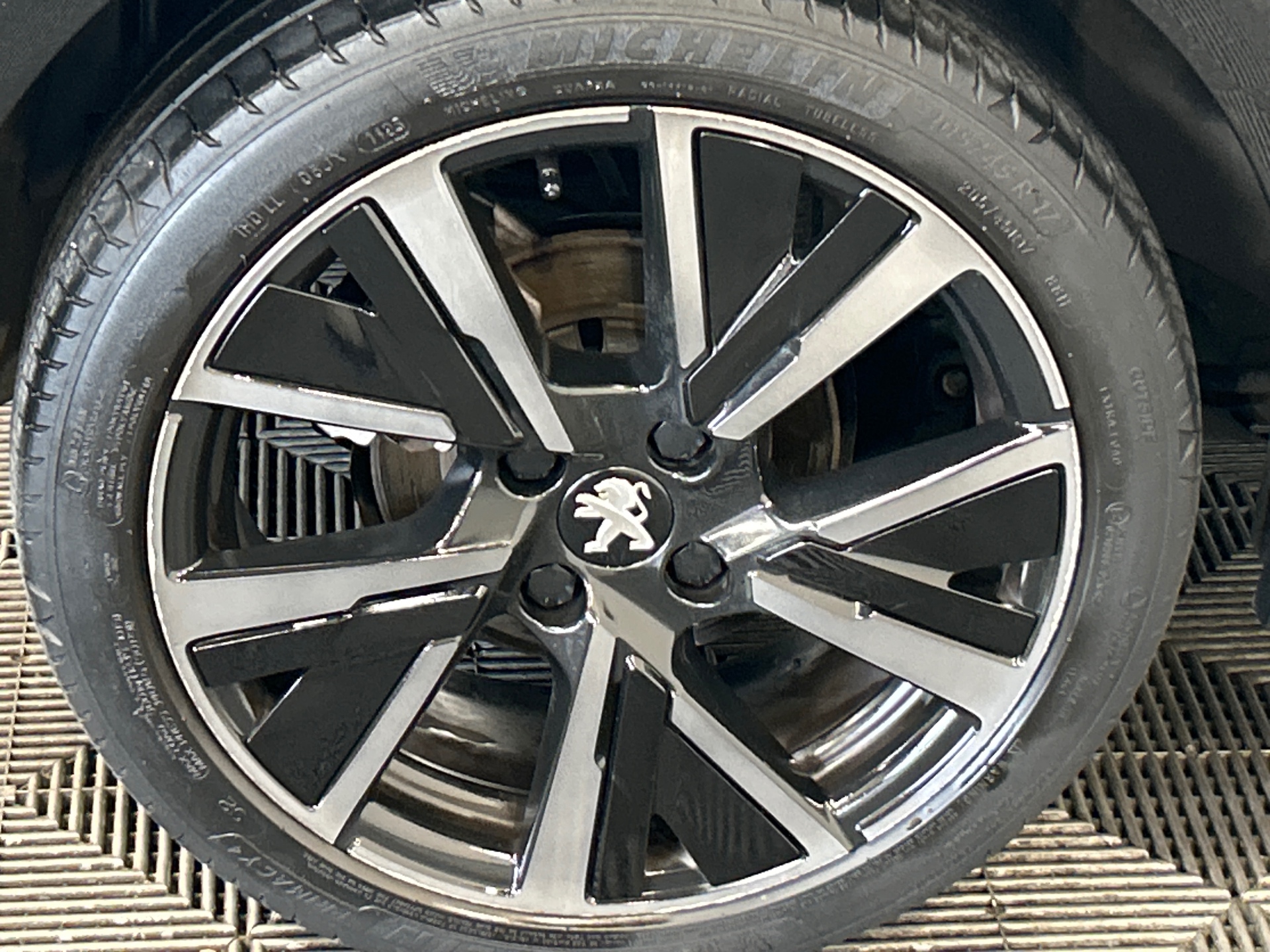 PEUGEOT 208 GT PURETECH 100 S&S BVM6 — expertise