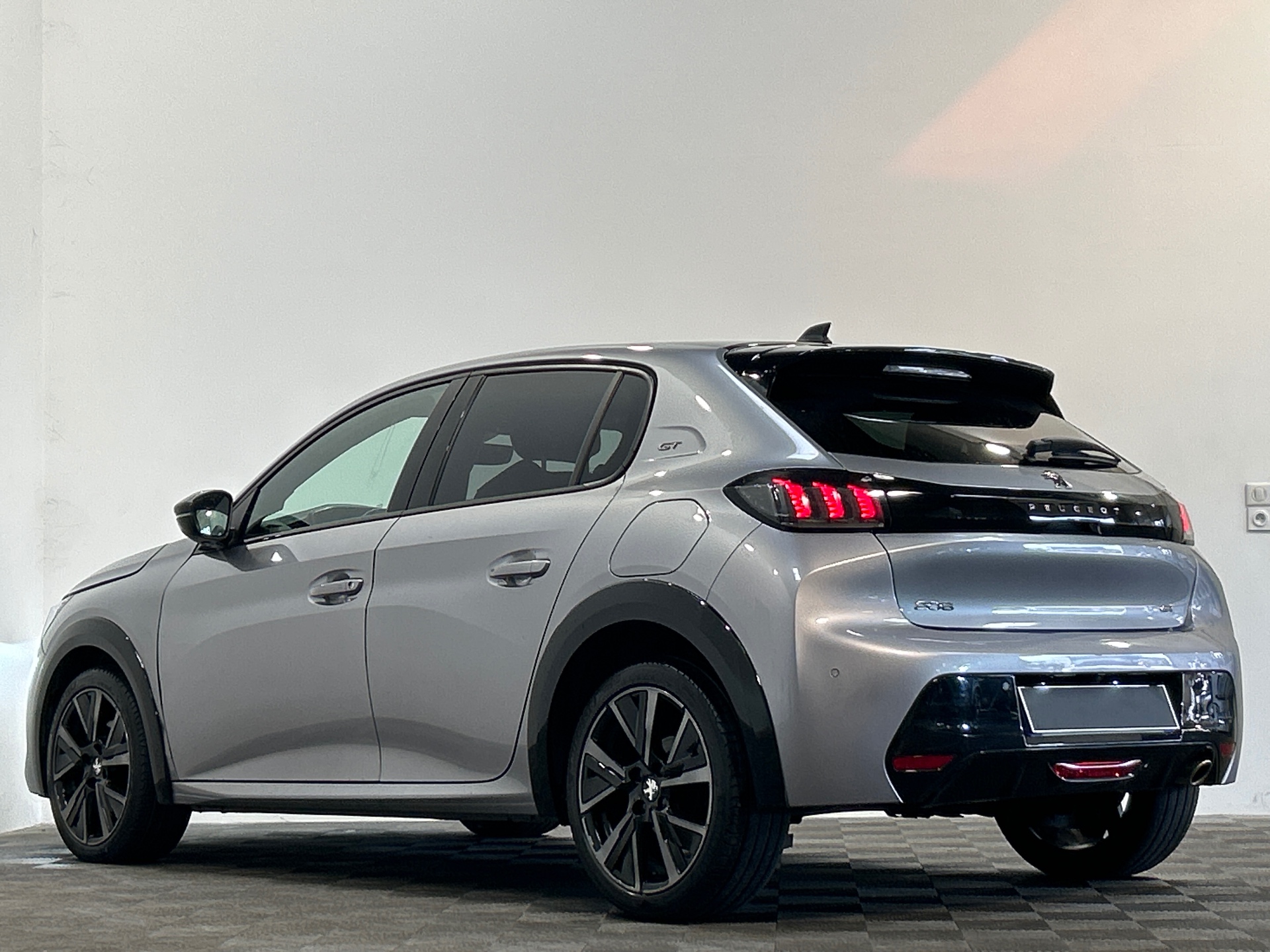 PEUGEOT 208 GT PURETECH 100 S&S BVM6