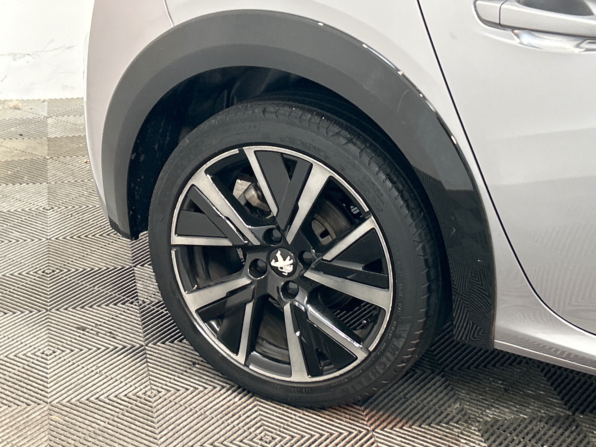 PEUGEOT 208 GT PURETECH 100 S&S BVM6 — expertise