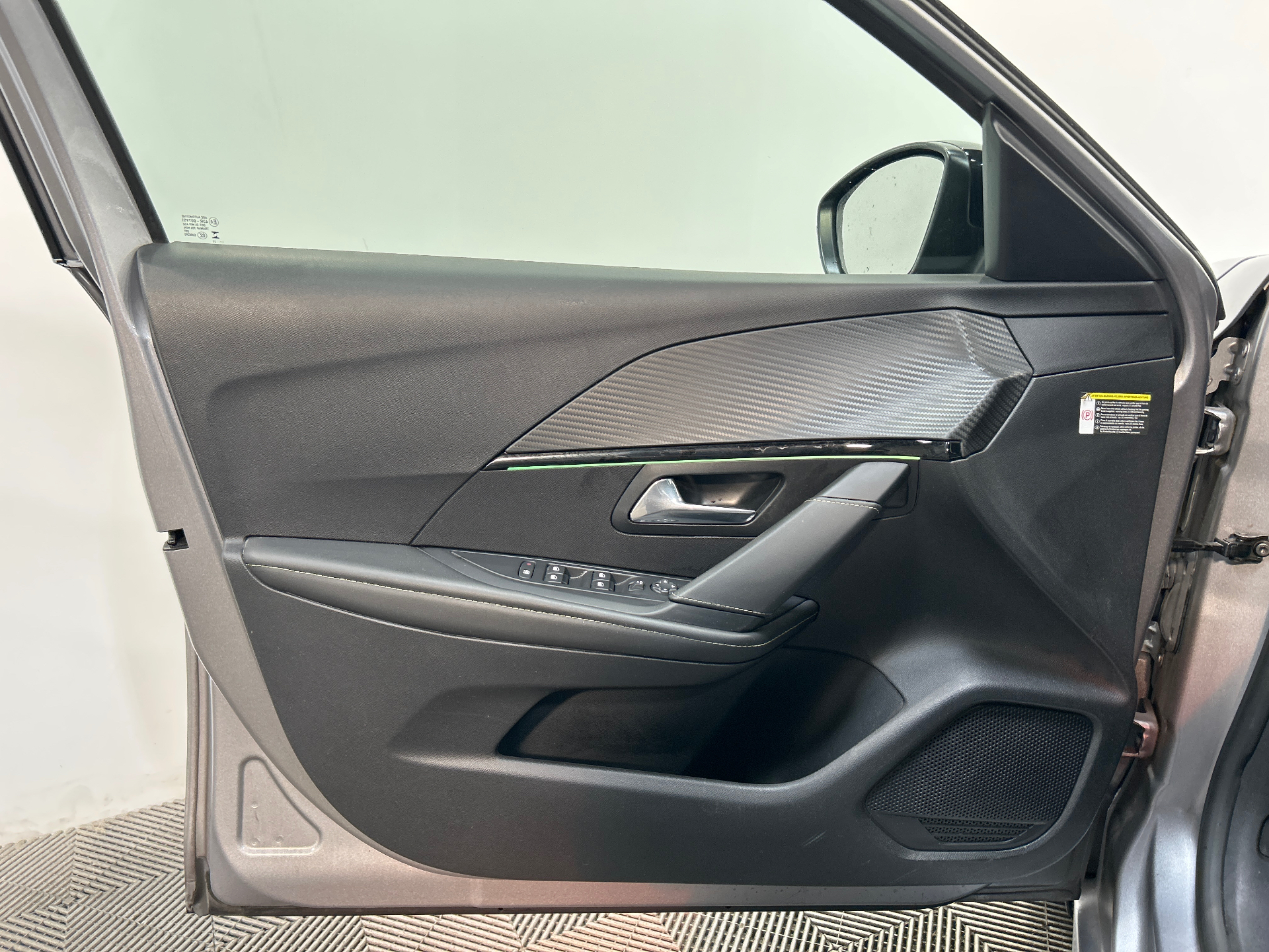PEUGEOT 208 GT PURETECH 100 S&S BVM6