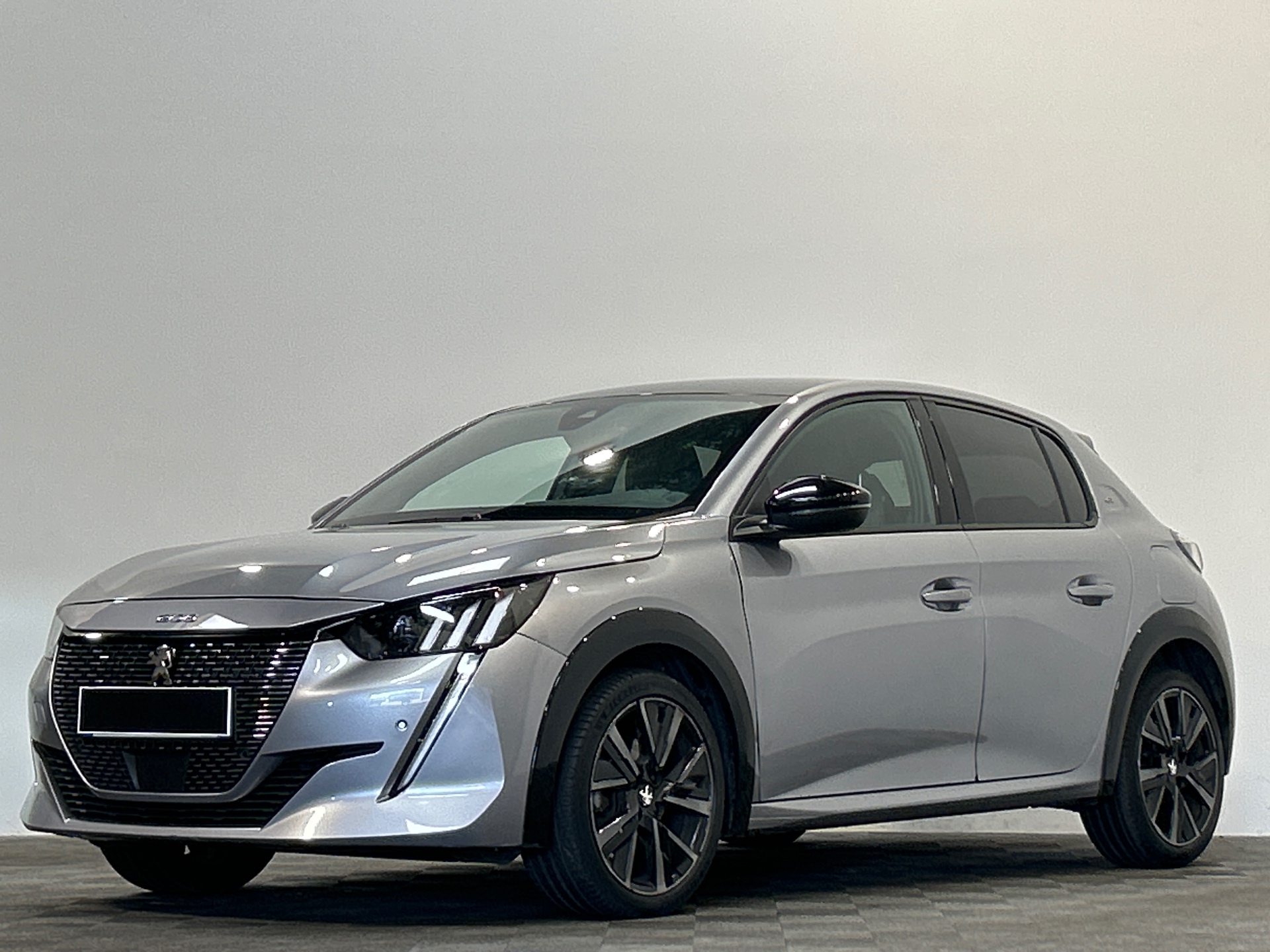 PEUGEOT 208 GT PURETECH 100 S&S BVM6