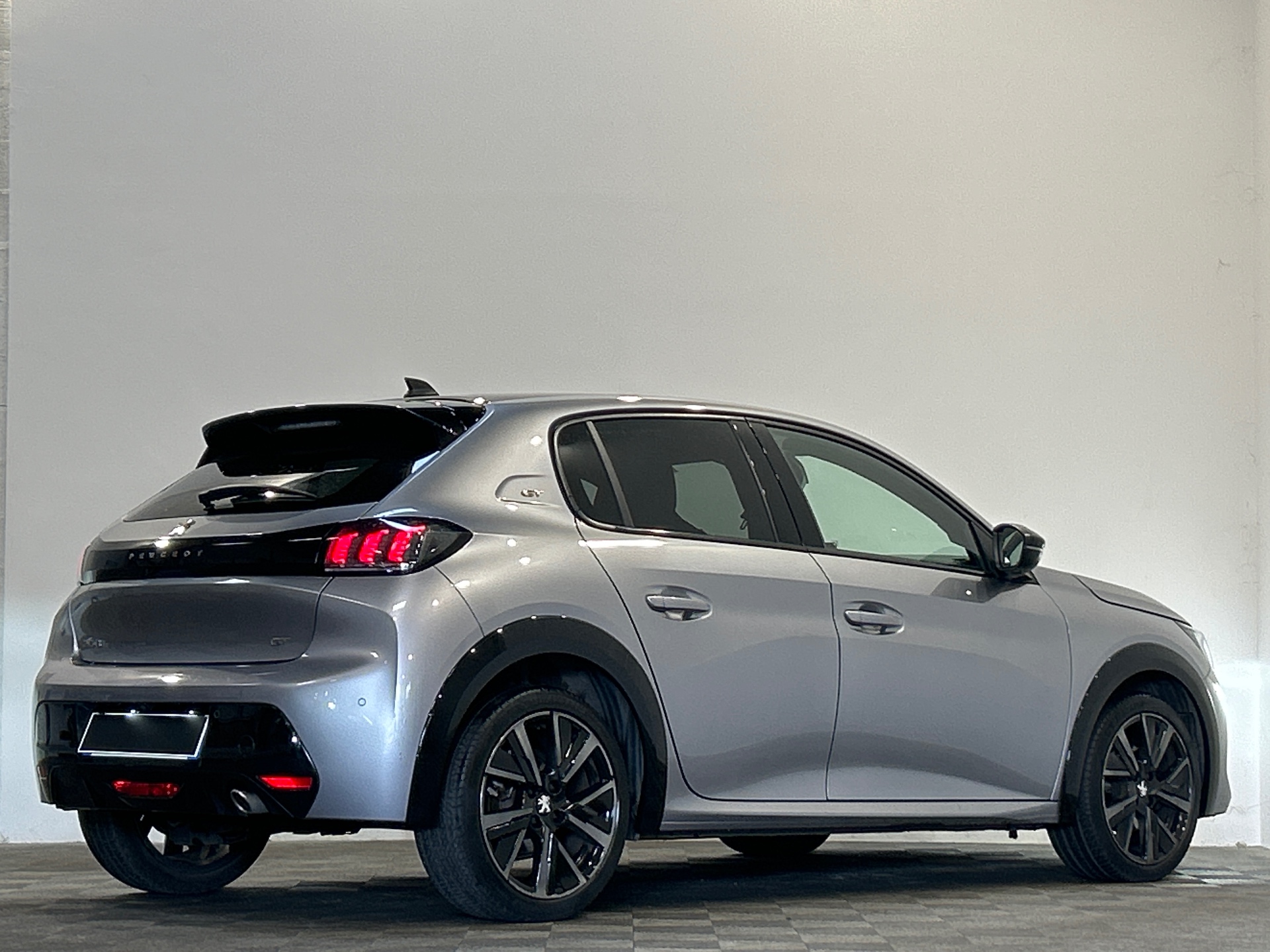 PEUGEOT 208 GT PURETECH 100 S&S BVM6