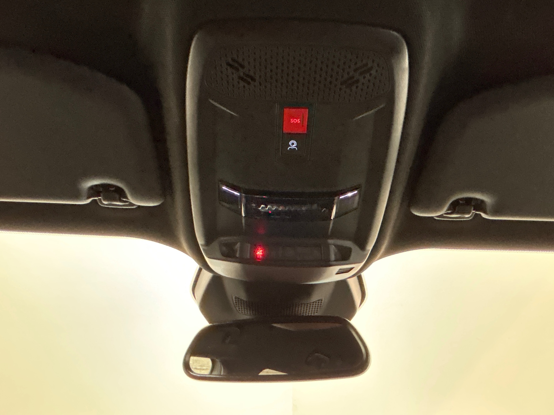 PEUGEOT 2008 GT Hybrid 145 ch e-DCS6
