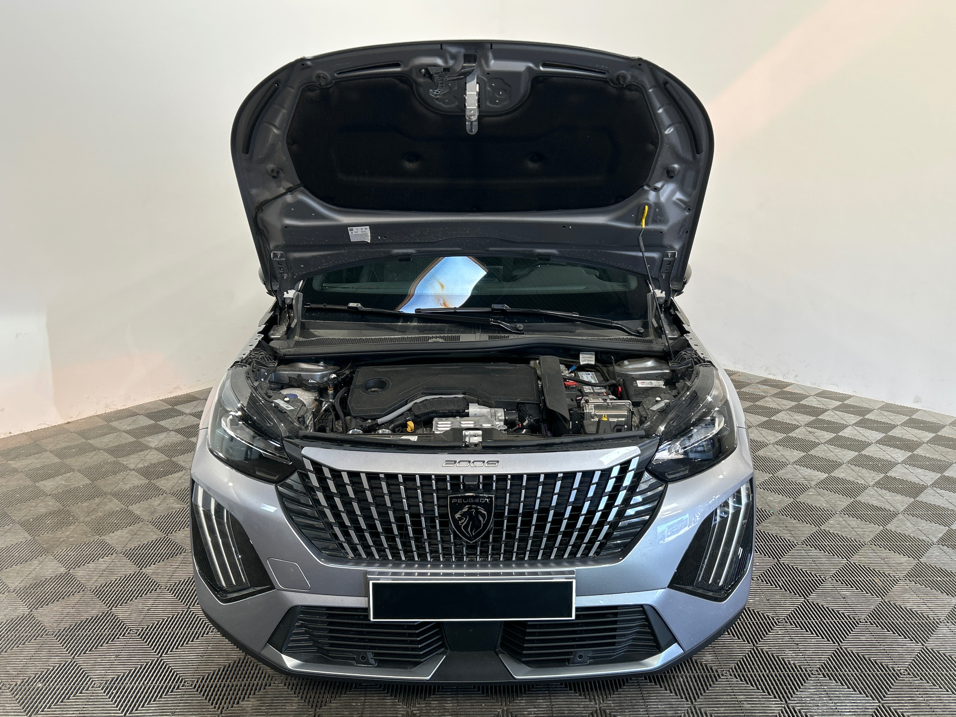 PEUGEOT 2008 GT Hybrid 145 ch e-DCS6 — expertise