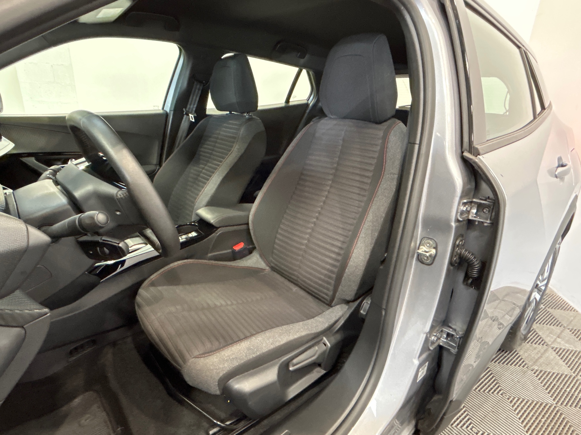 PEUGEOT 2008 ELECTRIQUE 136 ch Active Pack