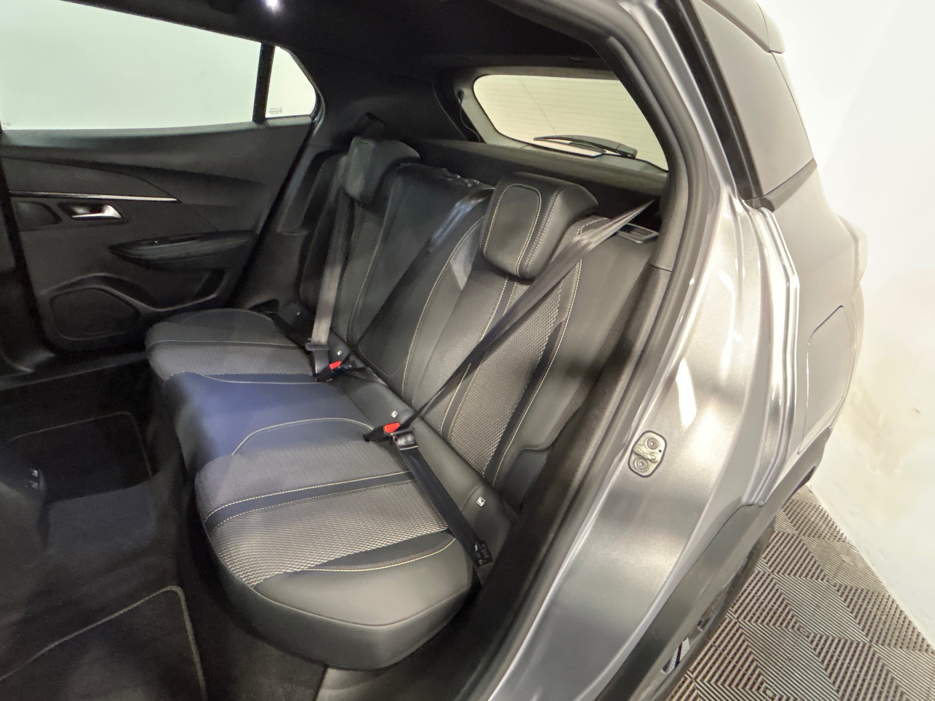 PEUGEOT 2008 GT Hybrid 145 ch e-DCS6
