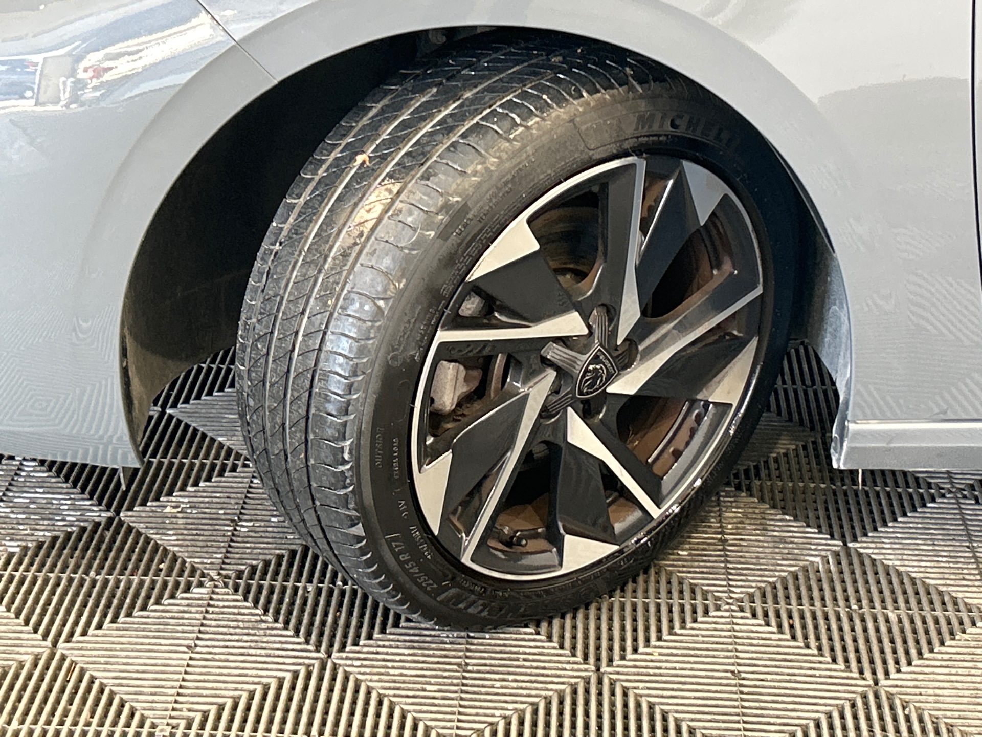 PEUGEOT 308 Allure BlueHDI 130 ch S&S EAT8 — expertise