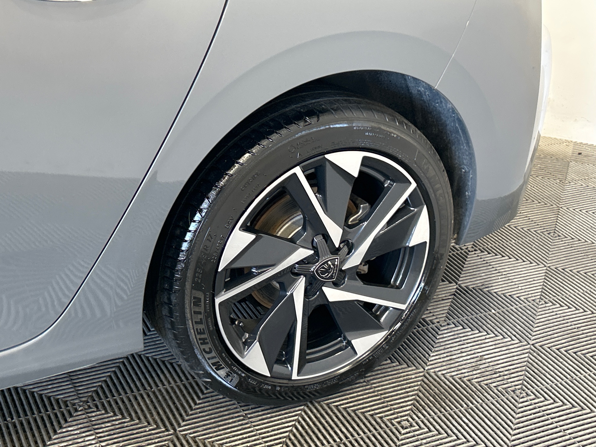 PEUGEOT 308 Allure BlueHDI 130 ch S&S EAT8 — expertise