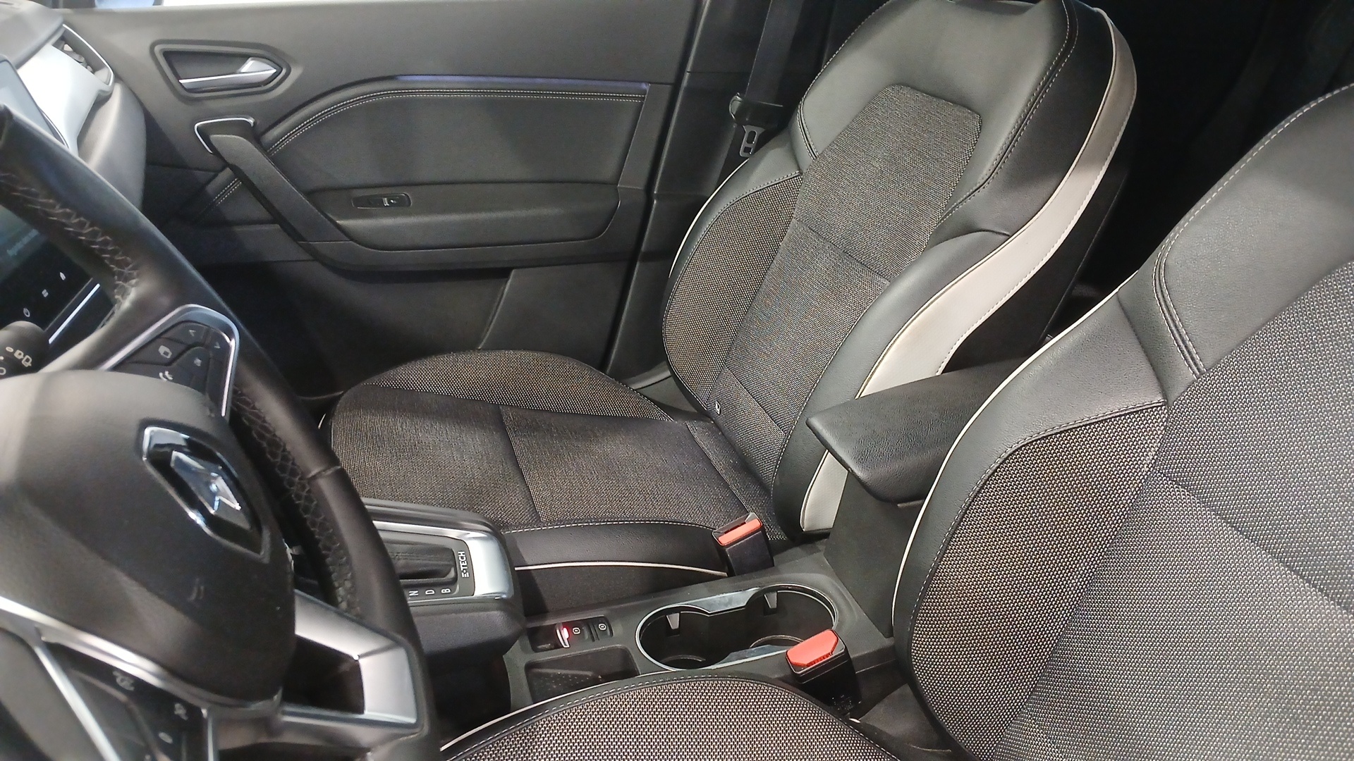 RENAULT CAPTUR E-Tech full hybrid 145 Techno