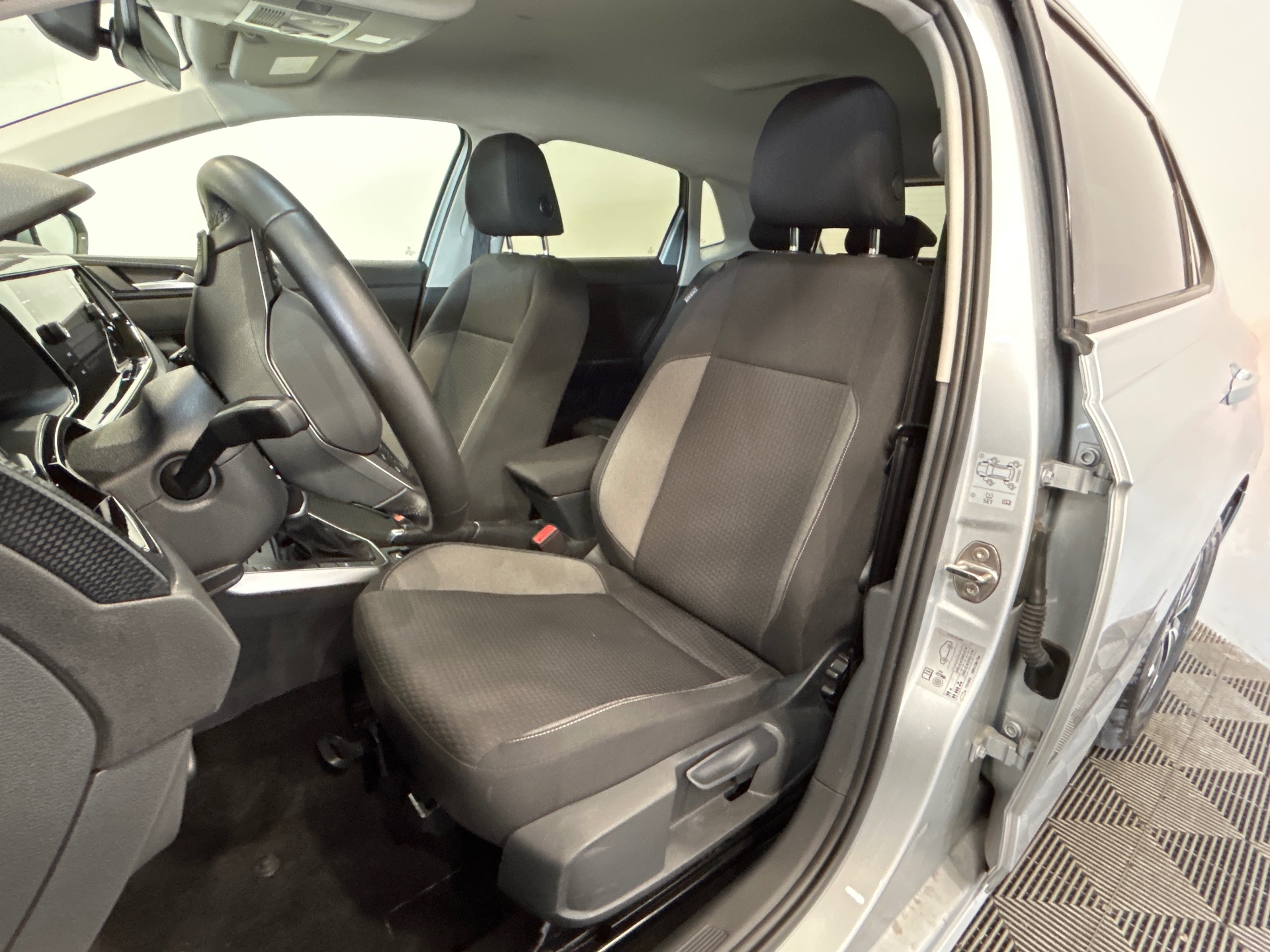 VOLKSWAGEN POLO Edition 1.0 TSI 95 DSG