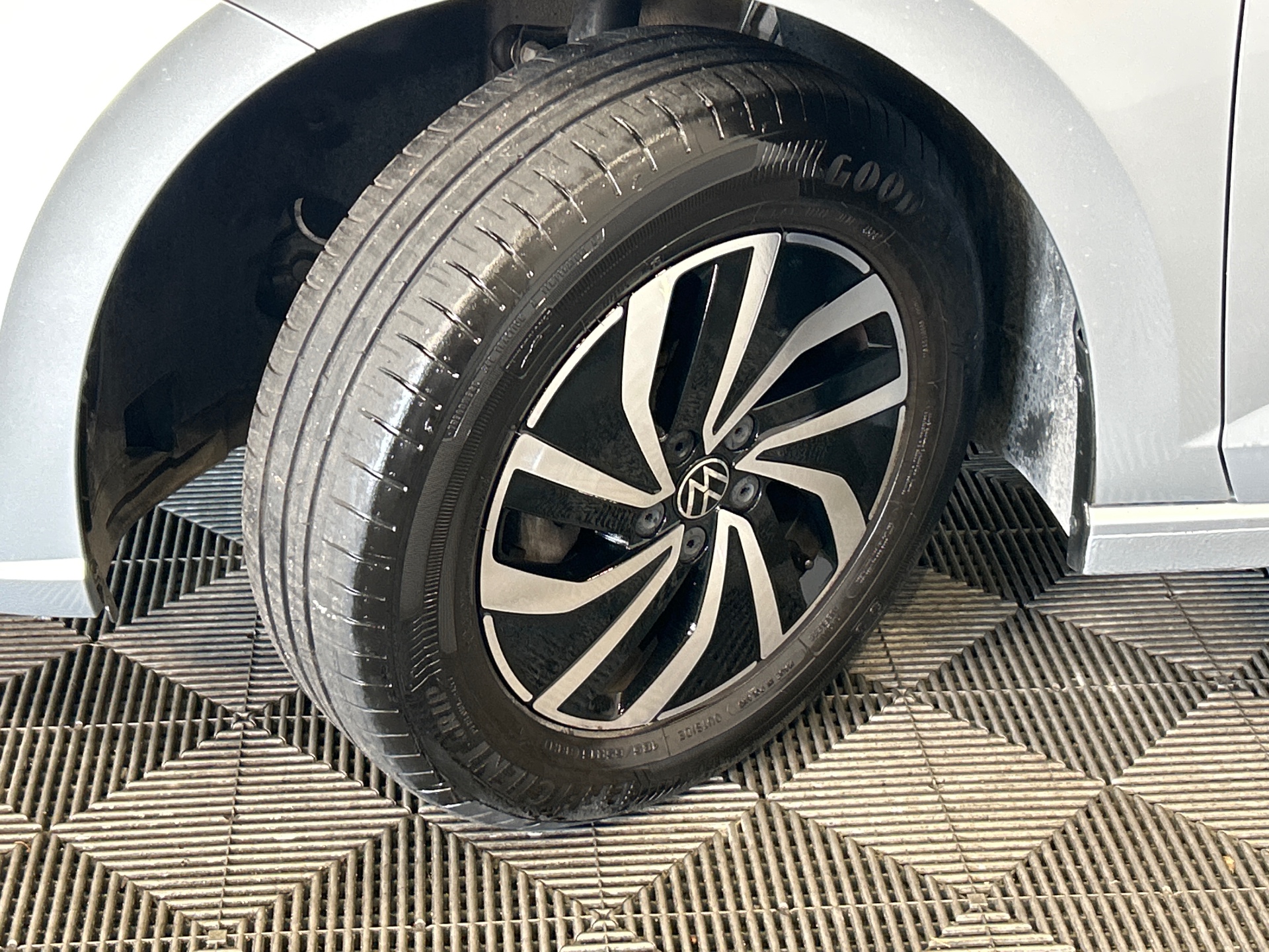 VOLKSWAGEN POLO Edition 1.0 TSI 95 DSG — expertise