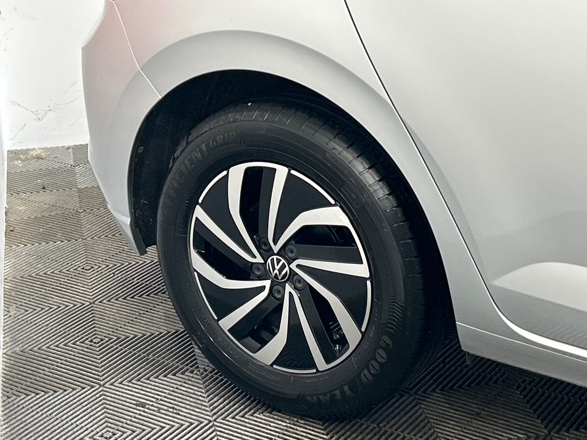 VOLKSWAGEN POLO Edition 1.0 TSI 95 DSG — expertise