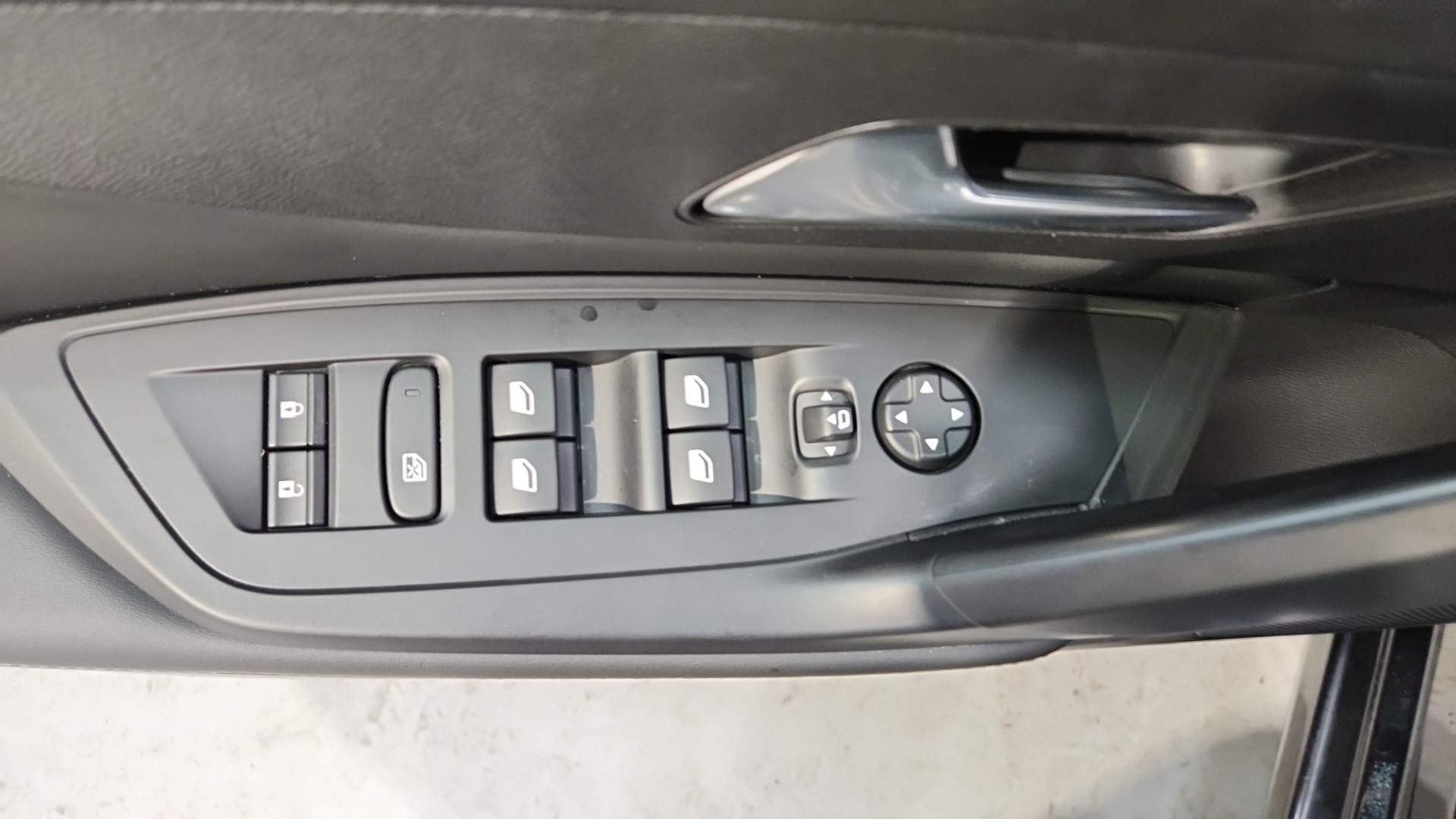 PEUGEOT 308 Hybrid 145 e-DCS6 Allure