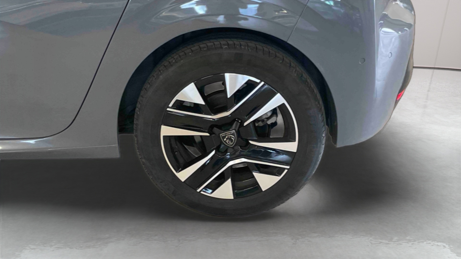 PEUGEOT 208 PureTech 100 S&S BVM6 Allure