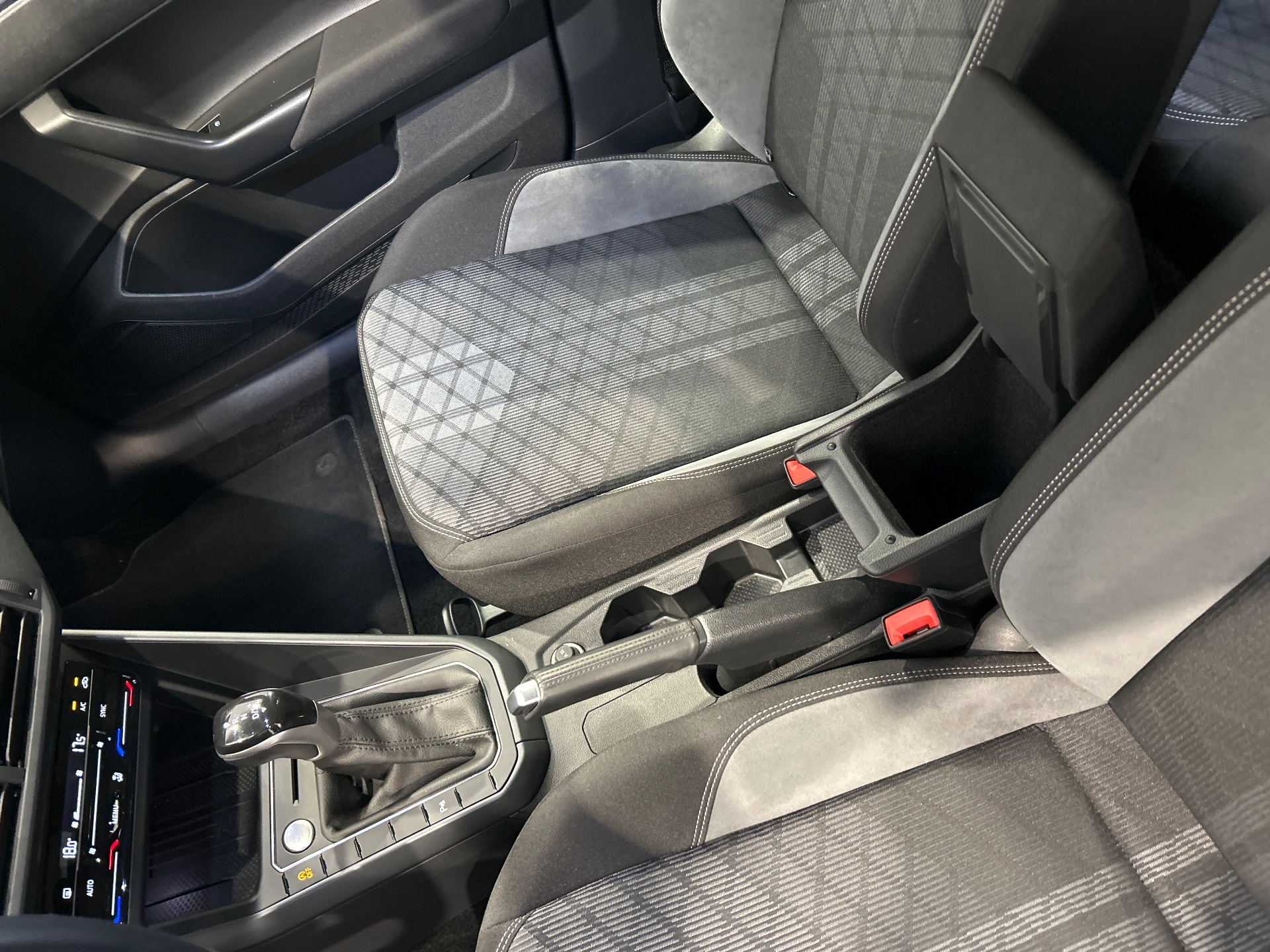 VOLKSWAGEN TAIGO R-Line Edition 1.0 TSI 116 DSG
