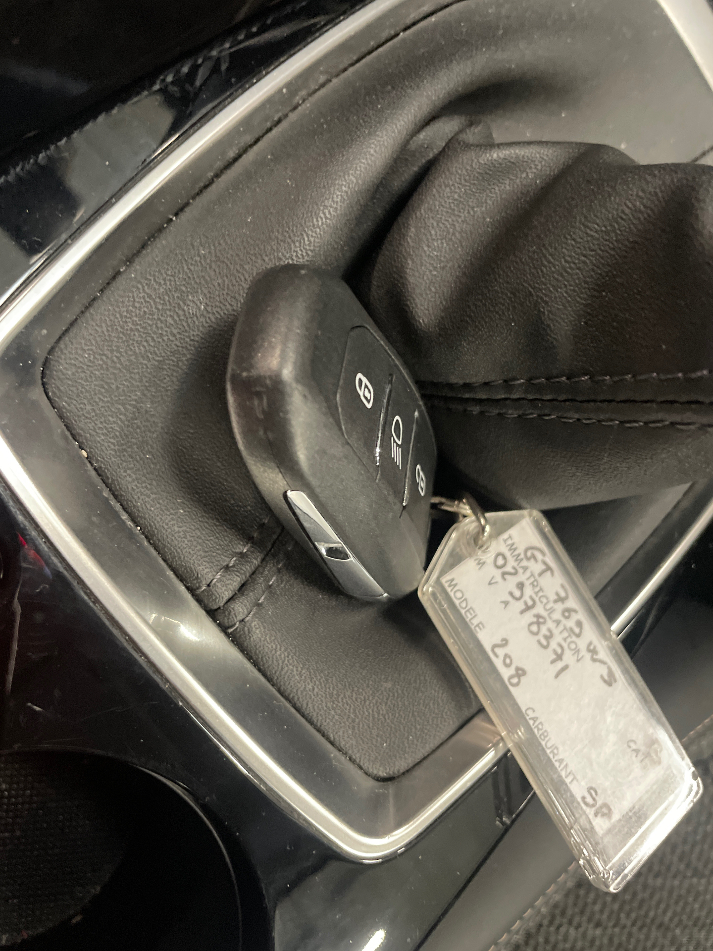 PEUGEOT 208 PureTech 100 S&S BVM6 Allure — expertise