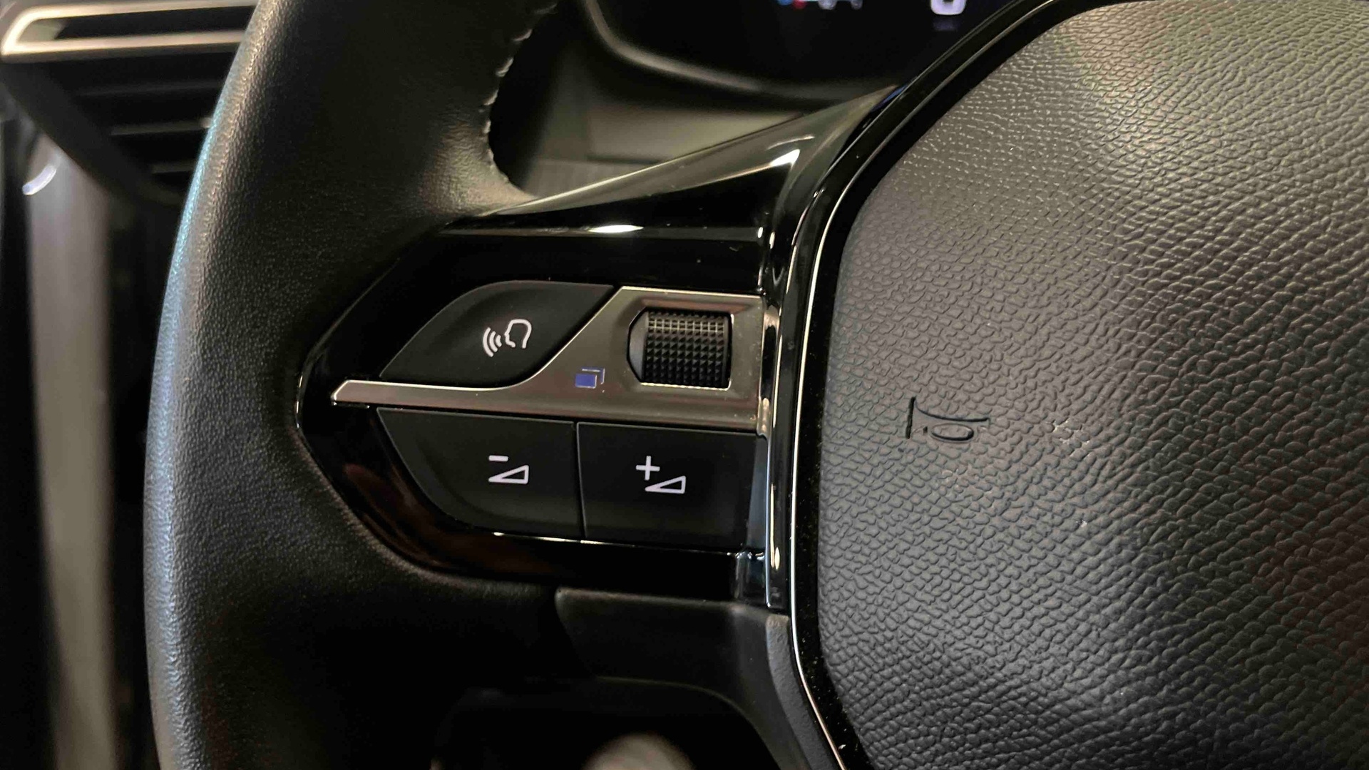 PEUGEOT 208 PureTech 100 S&S BVM6 Allure