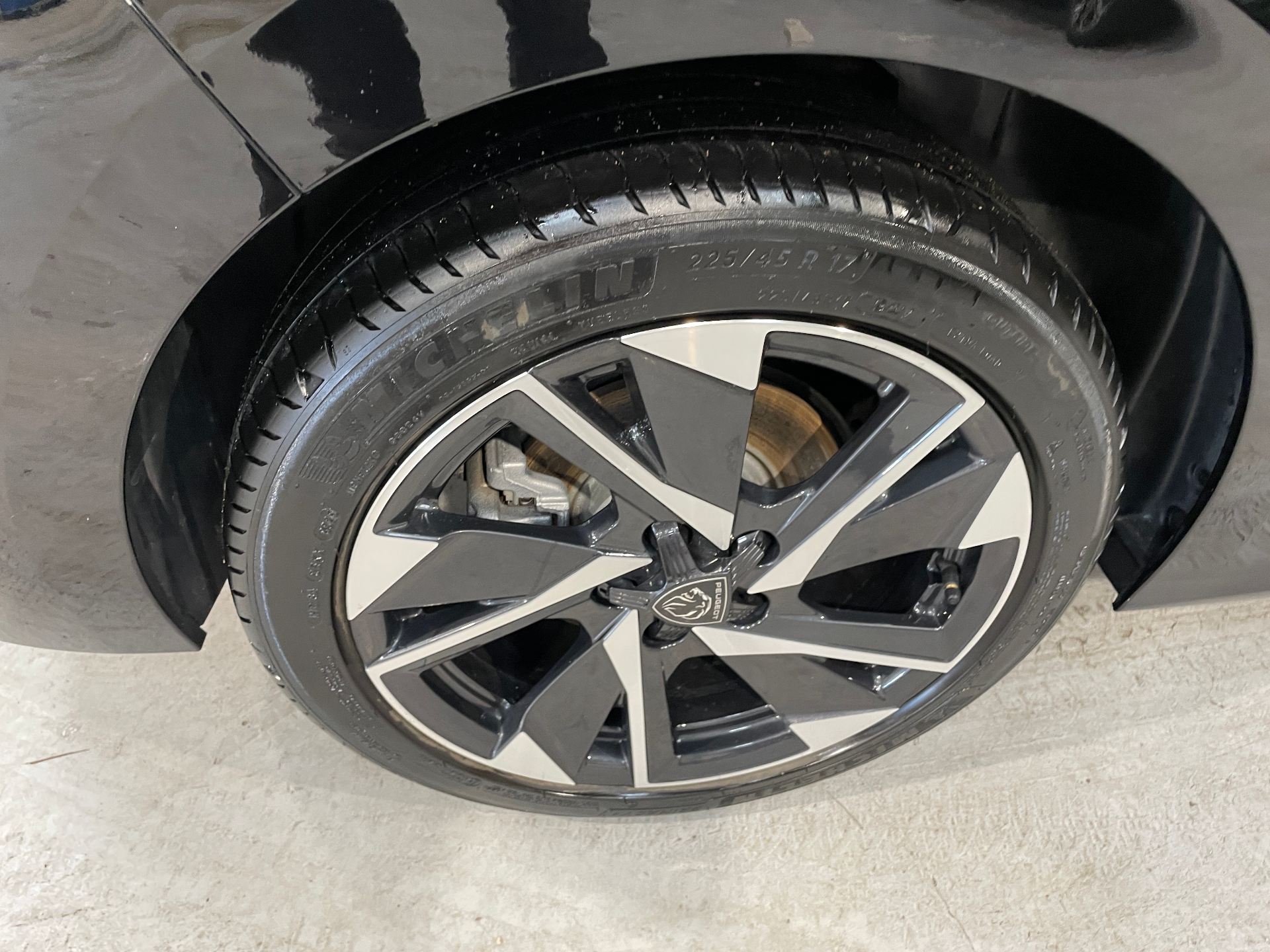 PEUGEOT 308 Hybrid 145 e-DCS6 Allure — expertise