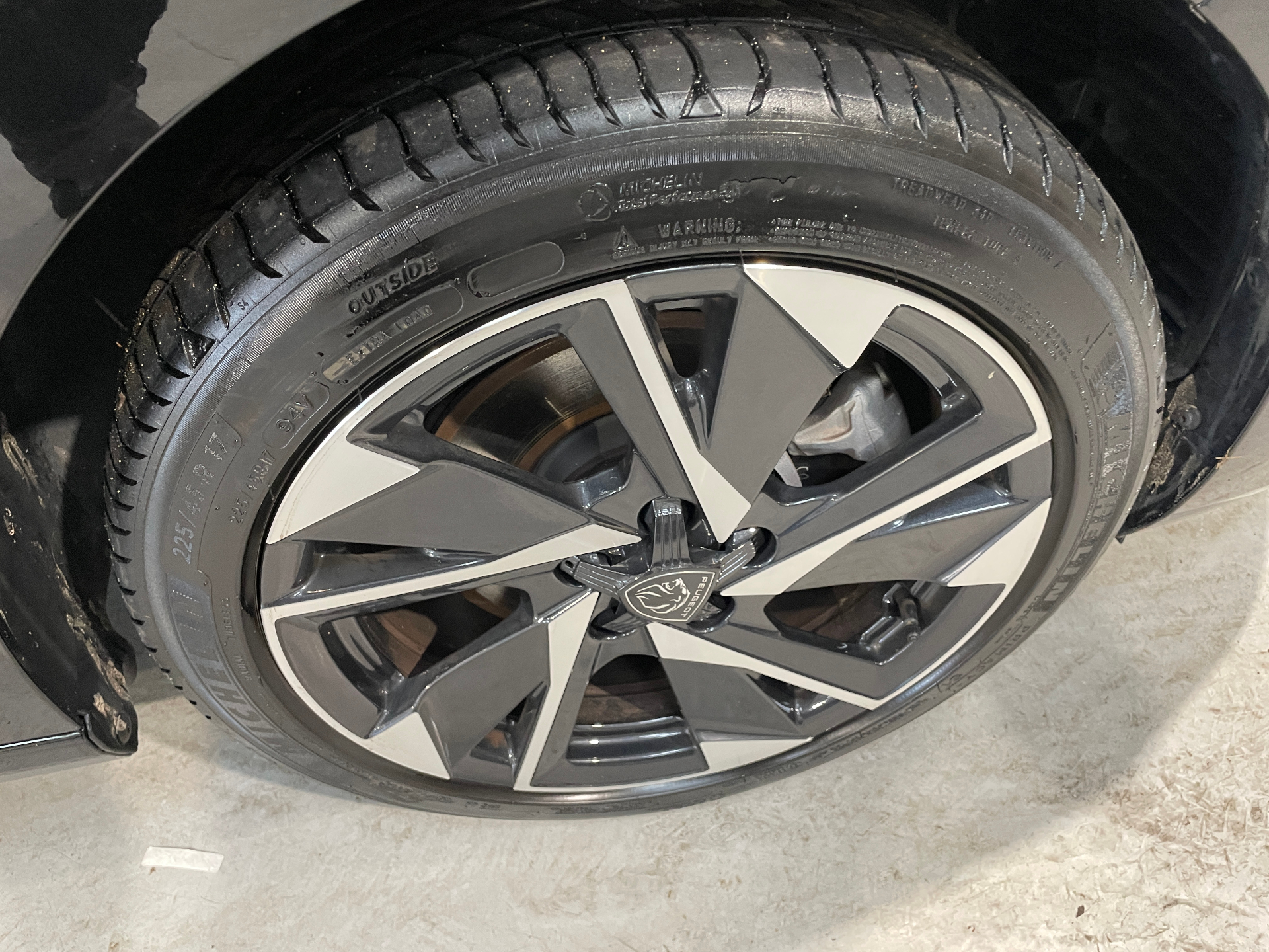 PEUGEOT 308 Hybrid 145 e-DCS6 Allure — expertise