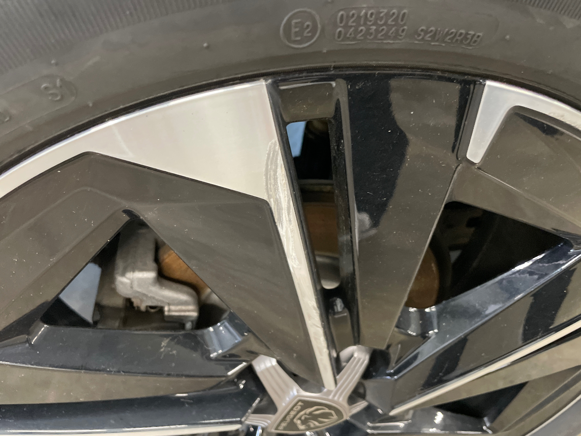 PEUGEOT 408 Allure Hybrid 145 ch e-DCS6 — expertise