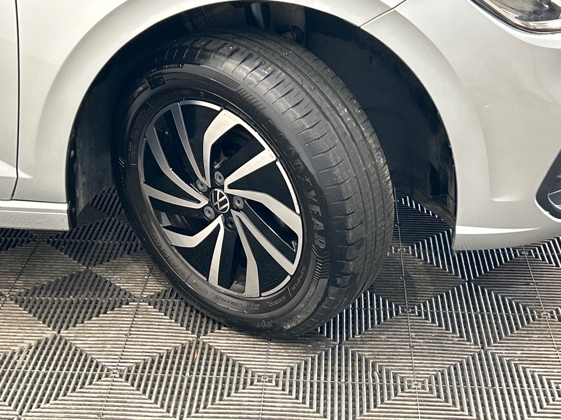VOLKSWAGEN POLO Edition 1.0 TSI 95 DSG — expertise