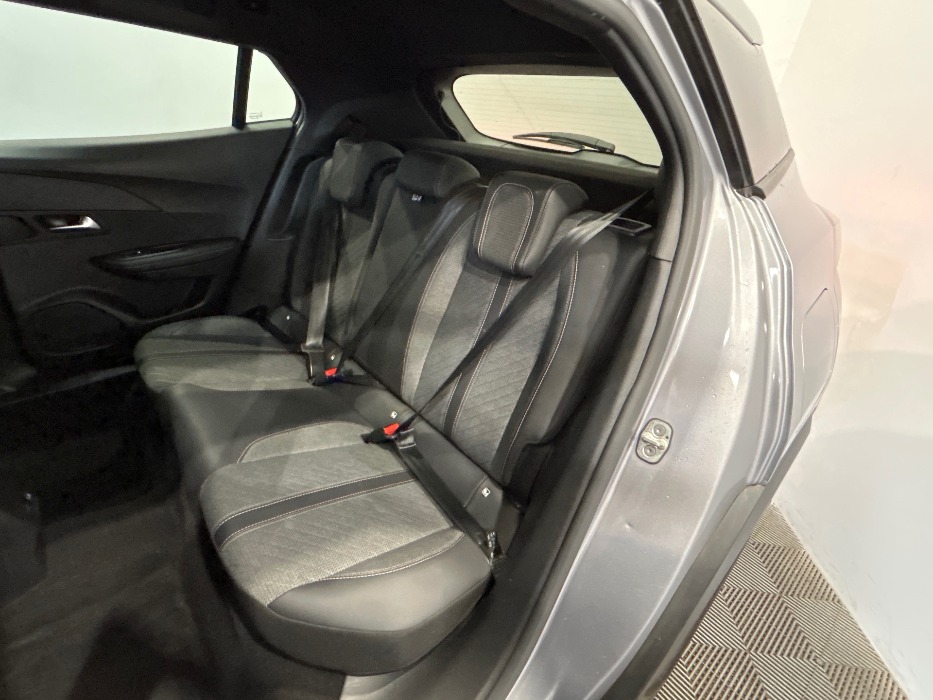 PEUGEOT 2008 ALLURE 100 CH BVM6