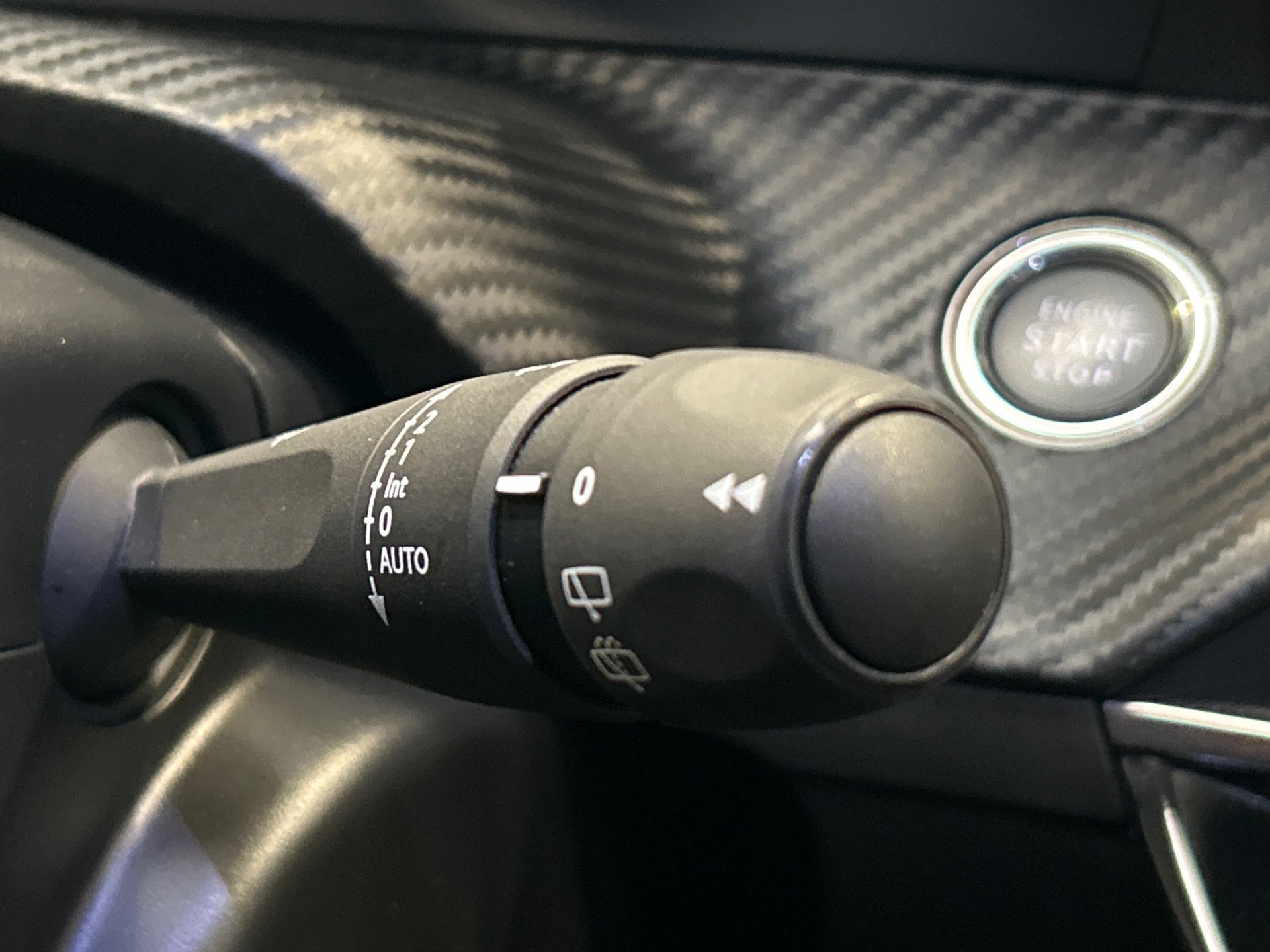 PEUGEOT 2008 ALLURE 100 CH BVM6
