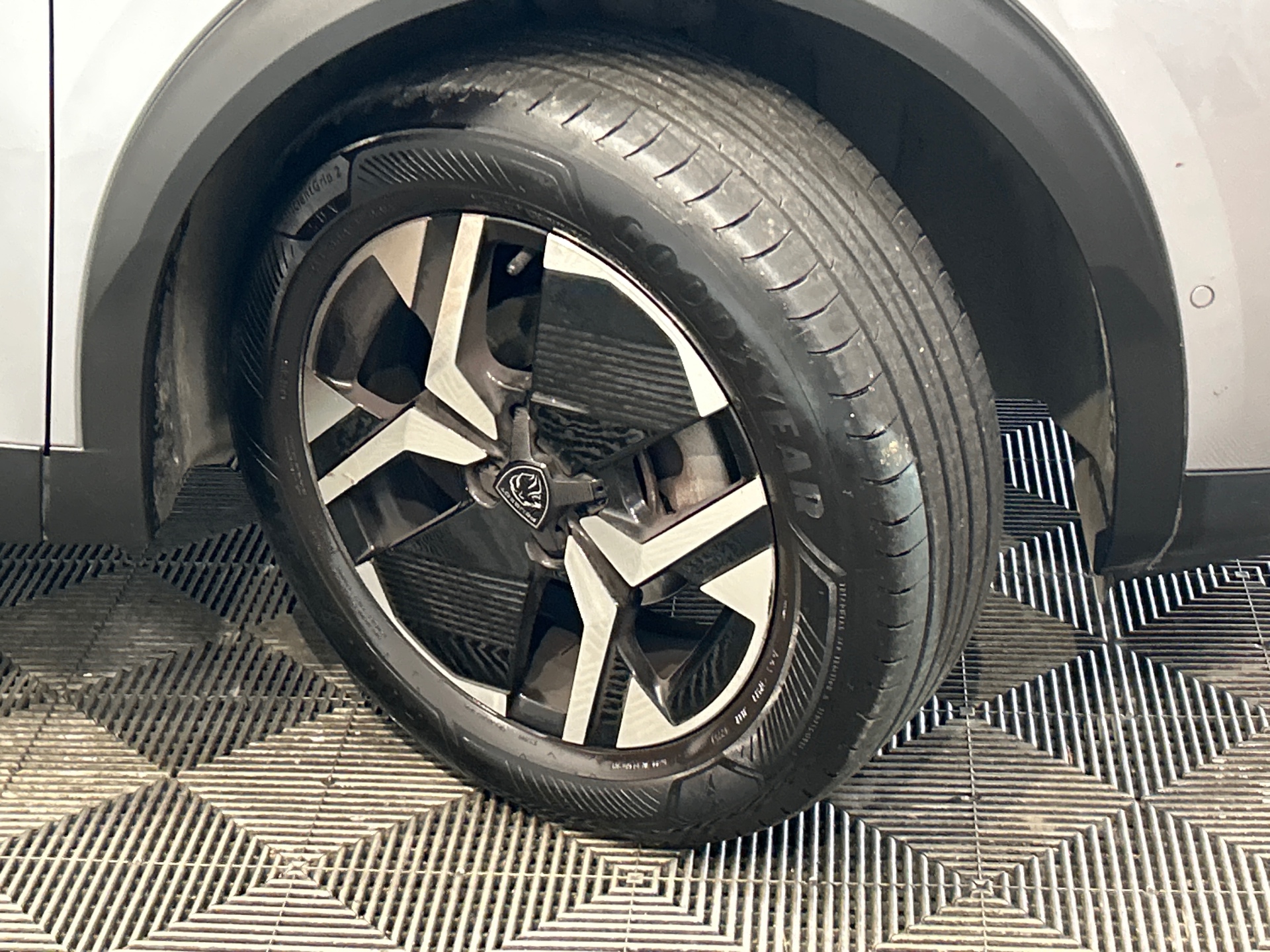 PEUGEOT 2008 ALLURE 100 CH BVM6 — expertise
