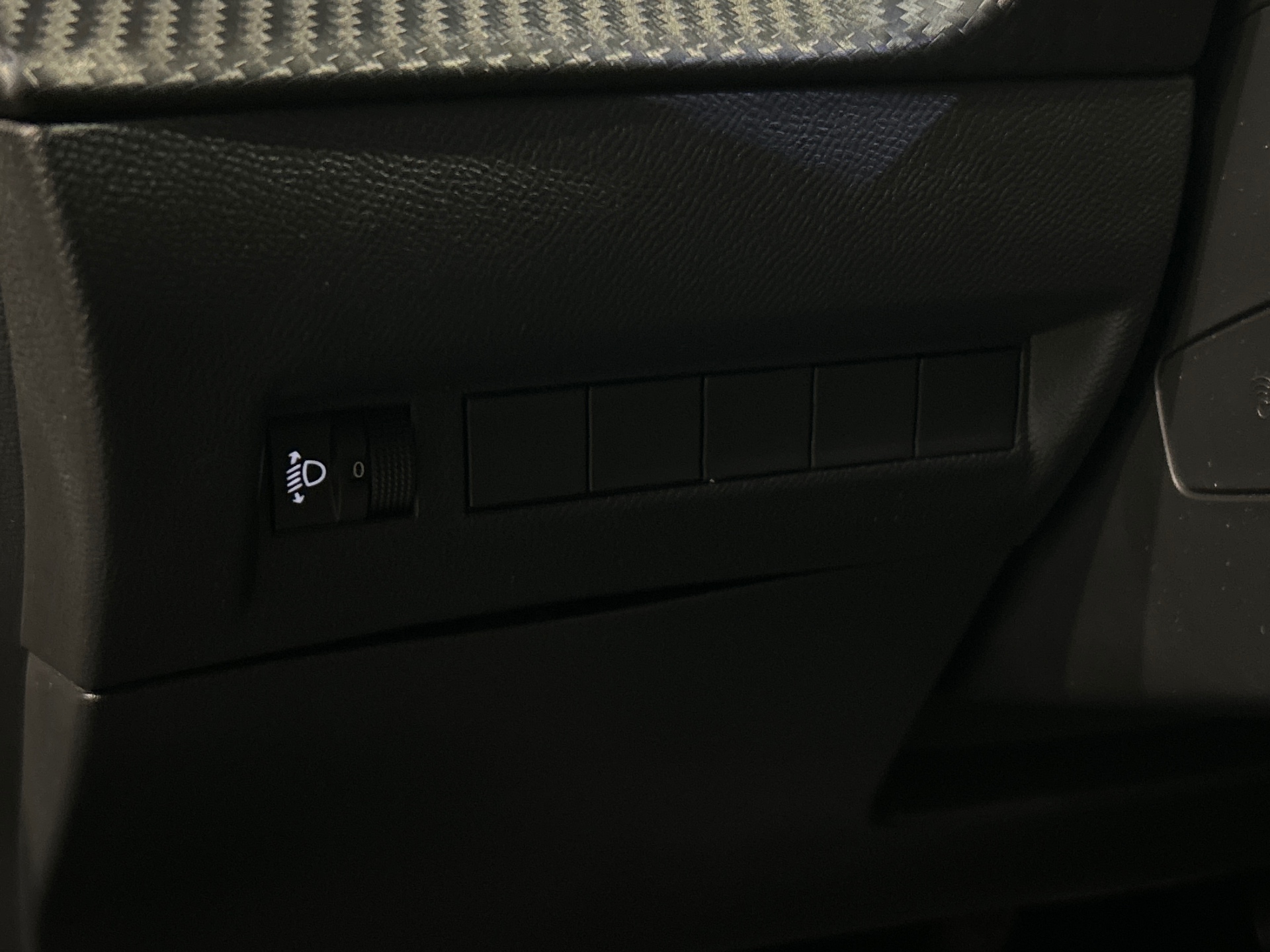PEUGEOT 2008 ALLURE 100 CH BVM6