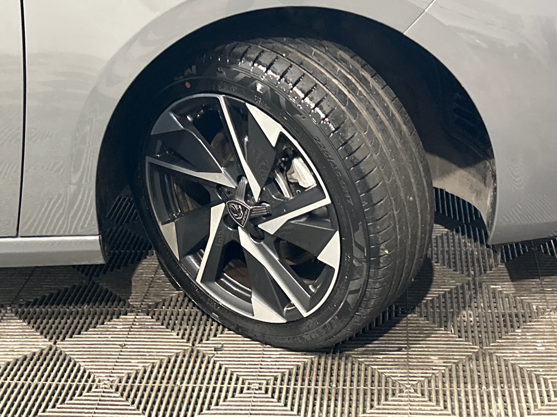 PEUGEOT 308 Allure Hybrid 145 ch e-DCS6 — expertise