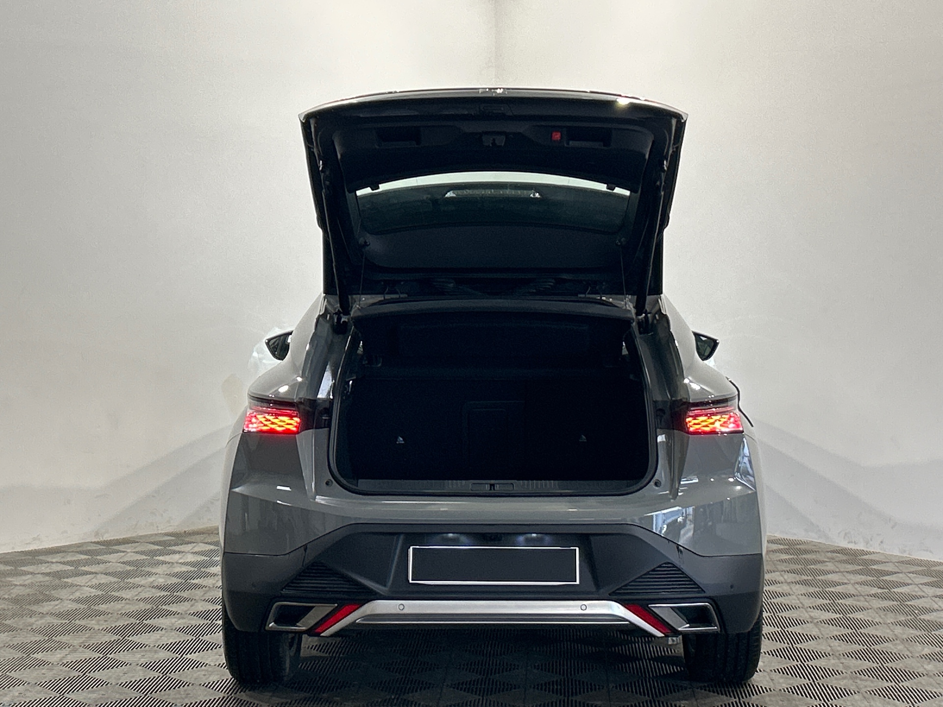 DS DS 4 4 E-TENSE 225 CROSS TROCADERO