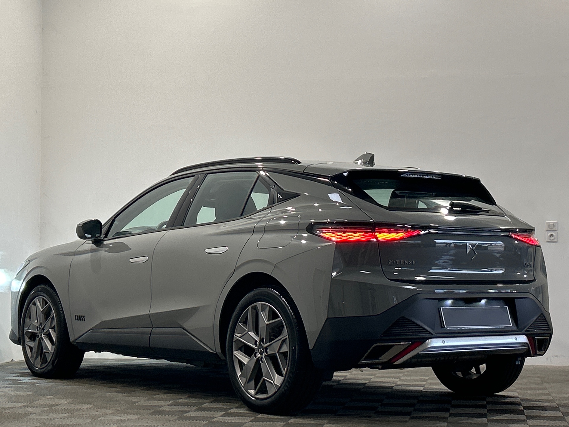 DS DS 4 4 E-TENSE 225 CROSS TROCADERO
