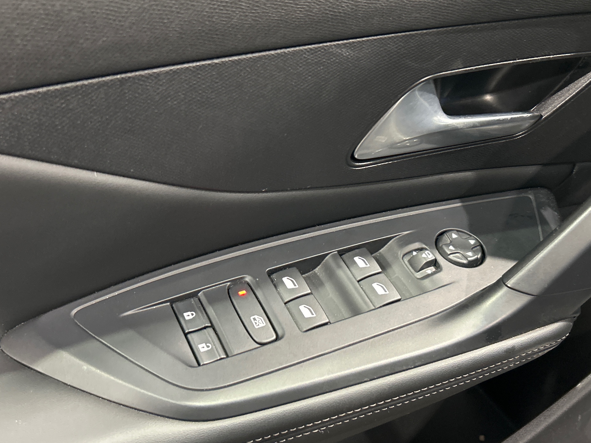 PEUGEOT 308 Allure Hybrid 145 ch e-DCS6
